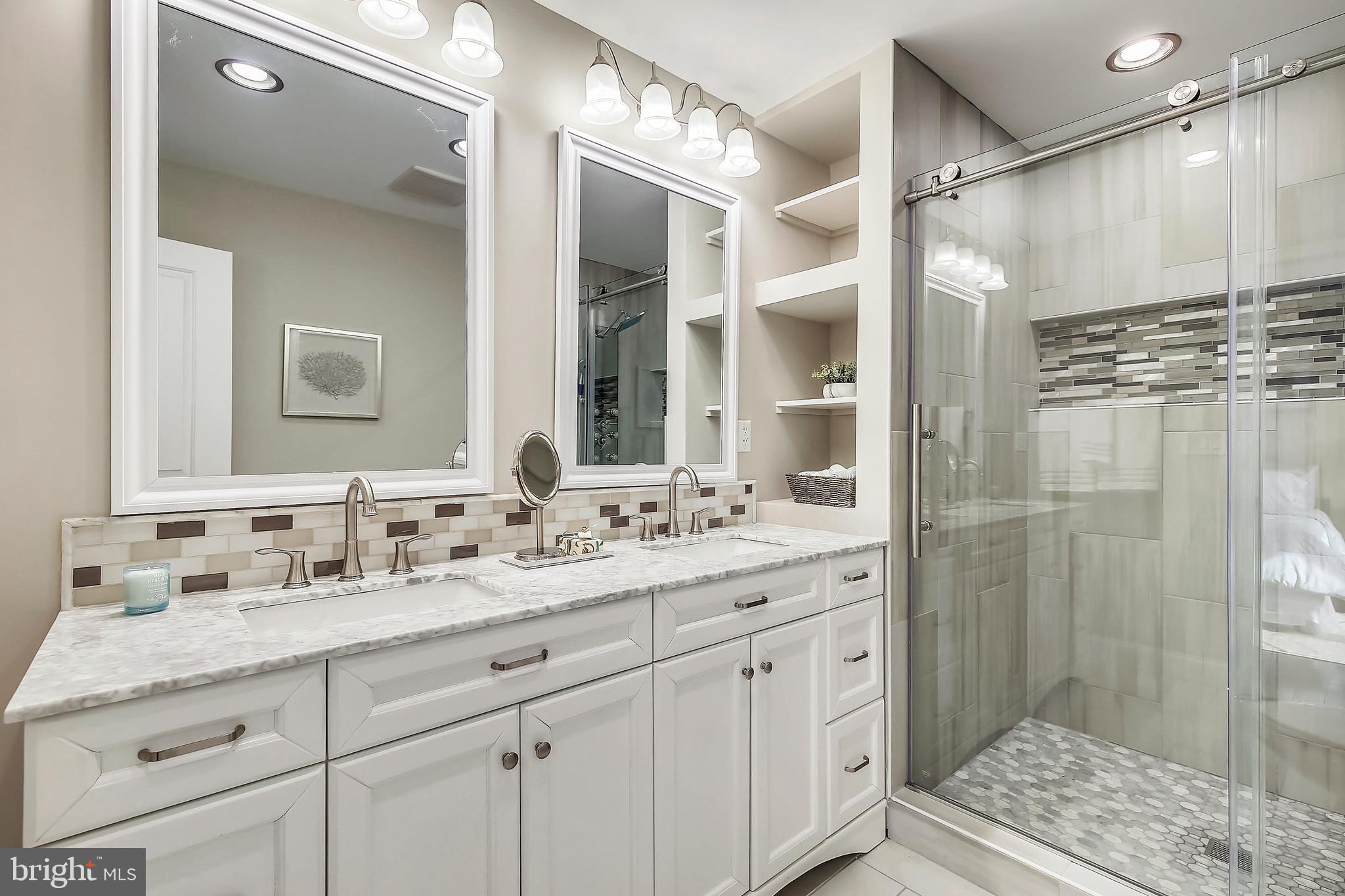 REGENCY ESTATES - Residential