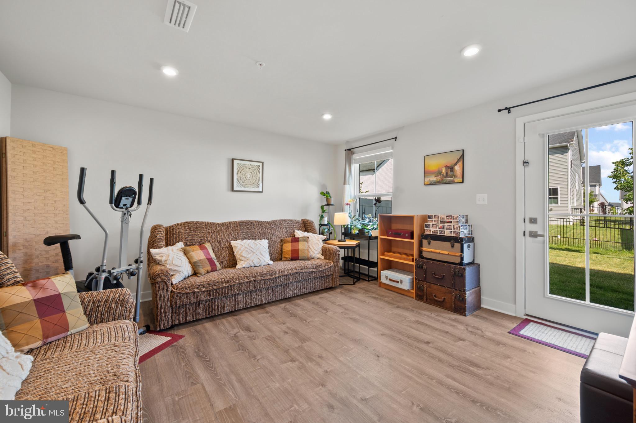 WELLINGTON FARMS - Residential