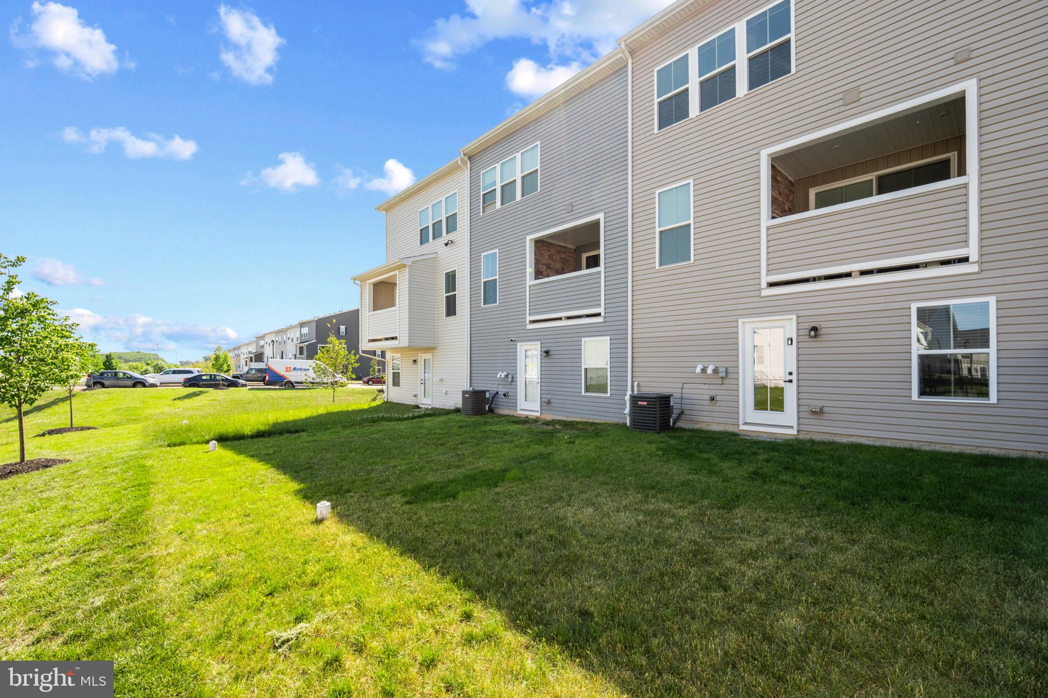 WELLINGTON FARMS - Residential