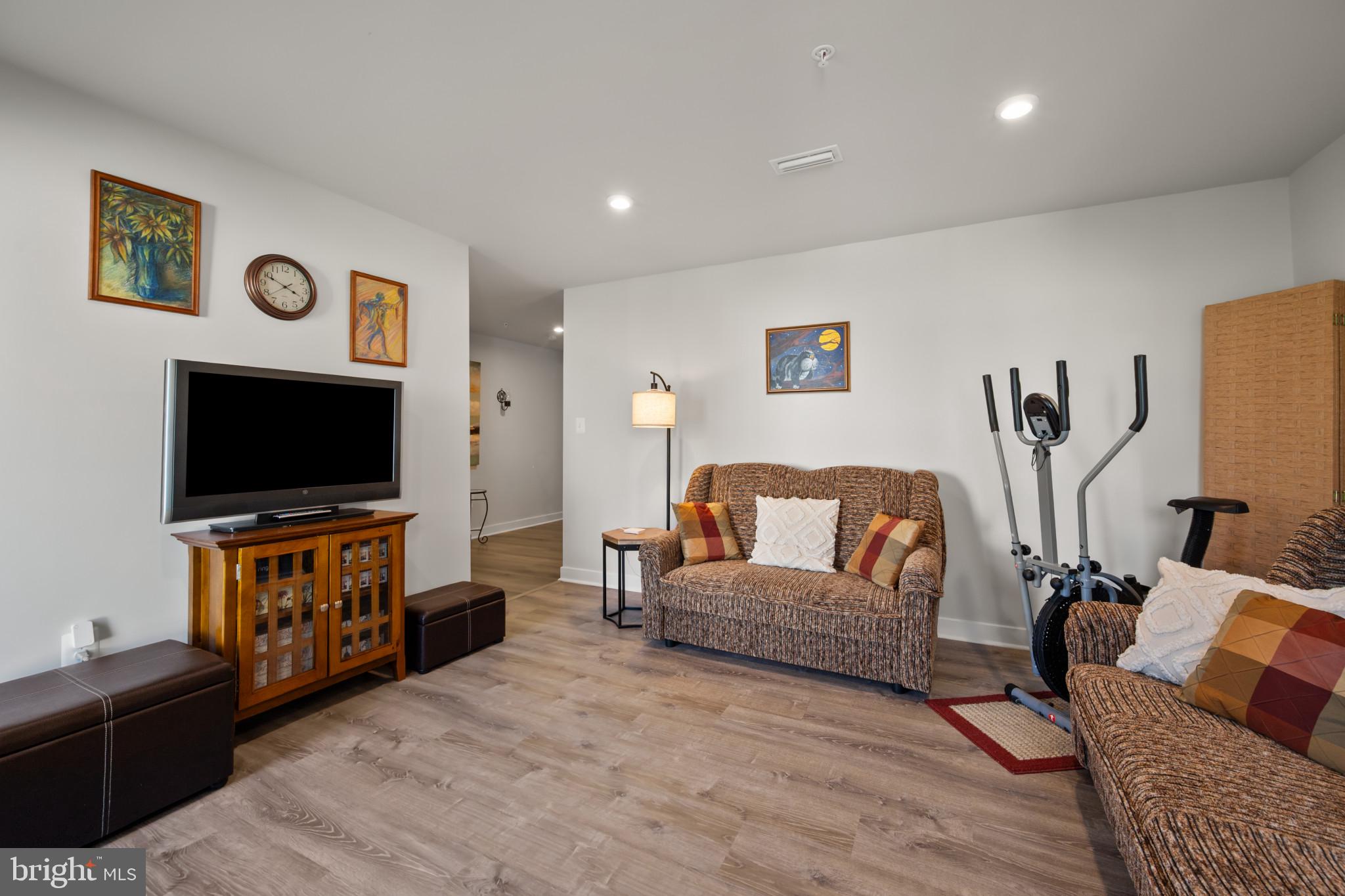 WELLINGTON FARMS - Residential
