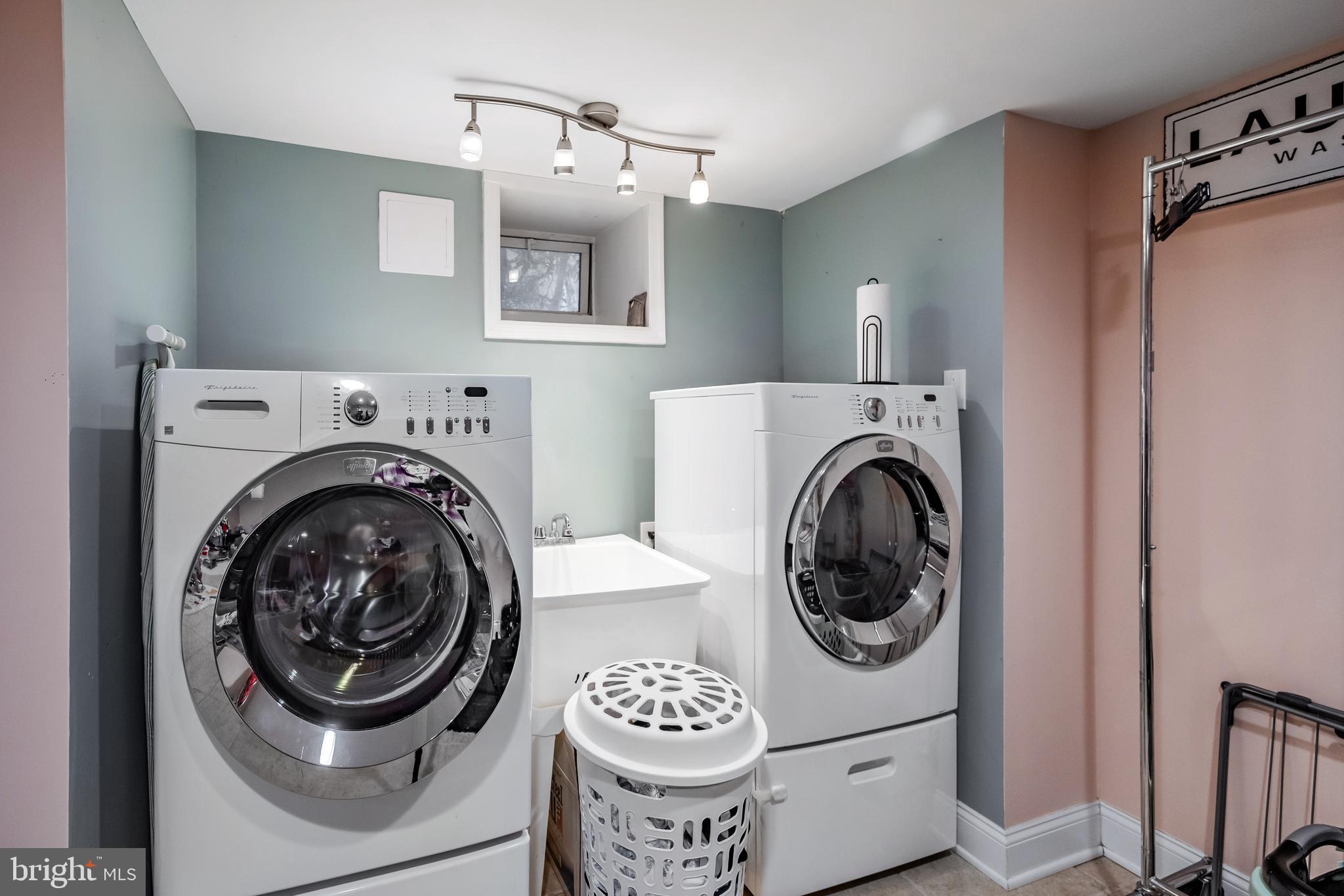 OAKMONT - Residential