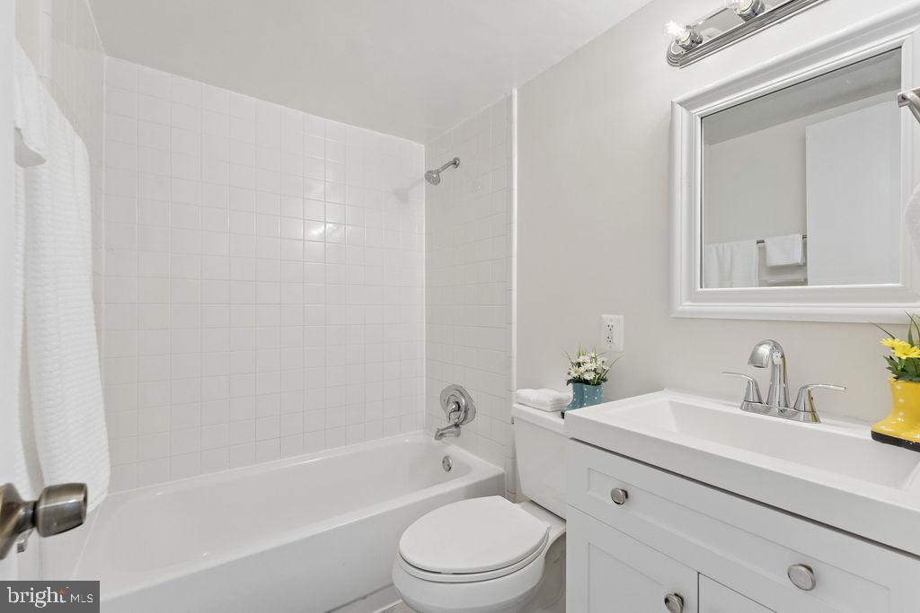 HERITAGE WOODS - Residential