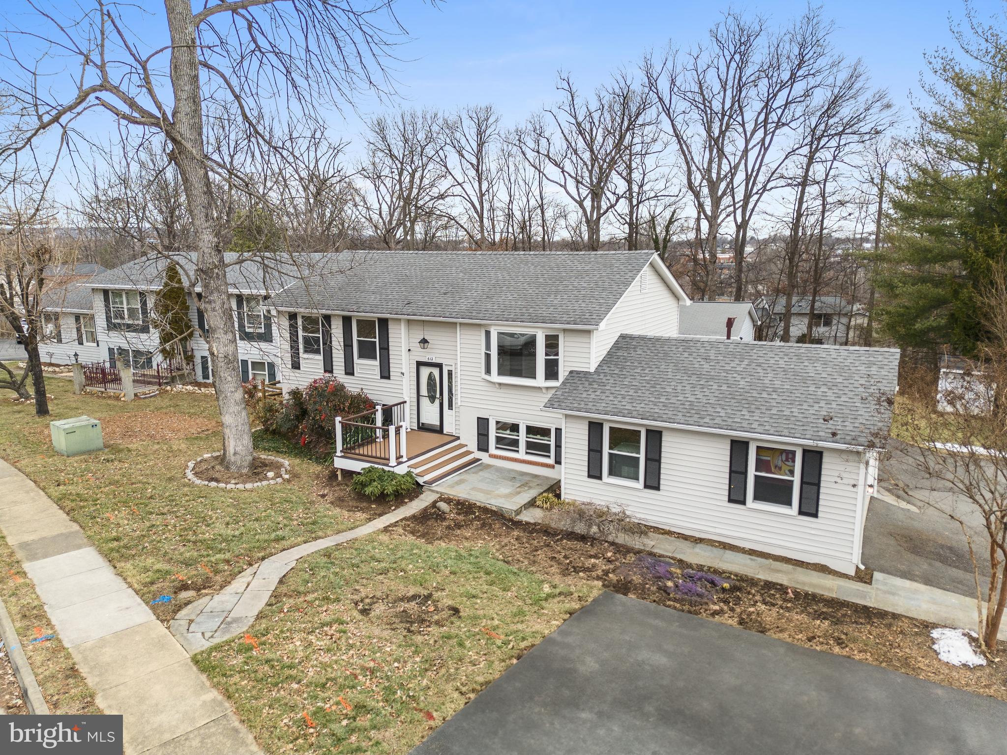 SILVER OAKS - Residential