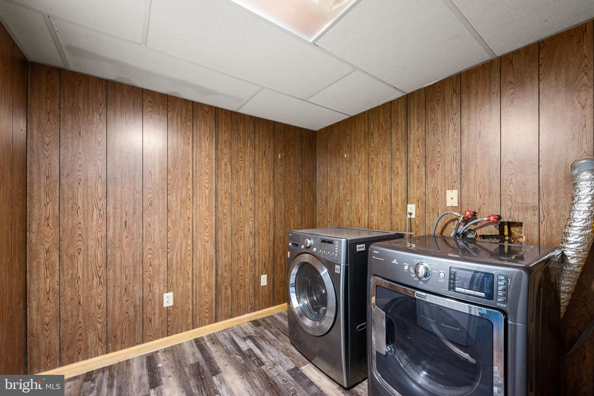 SILVER OAKS - Residential