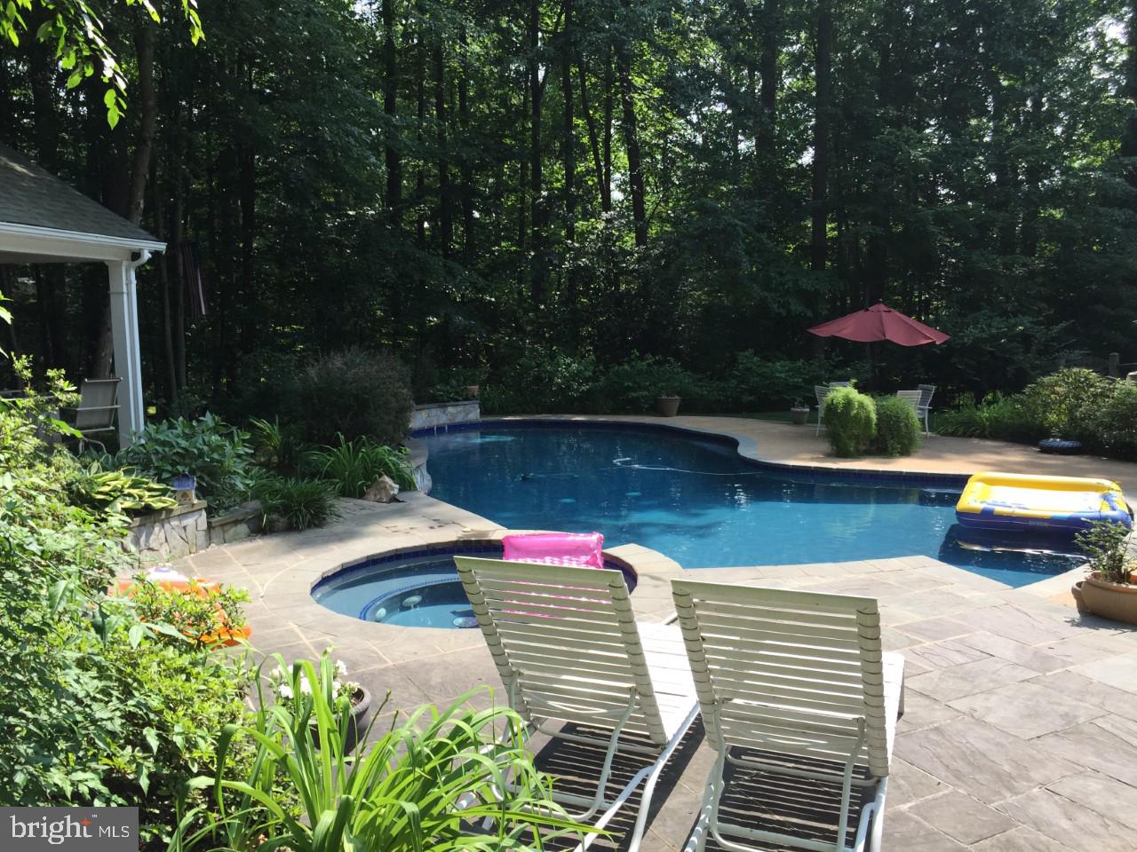 ESTATES AT ROSELAND - Residential