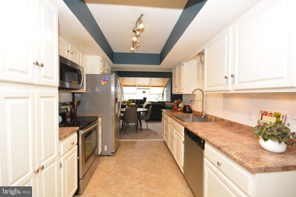 Photo of 138 Pepperton Court, LITITZ, PA 17543 (MLS # PALA2070438)