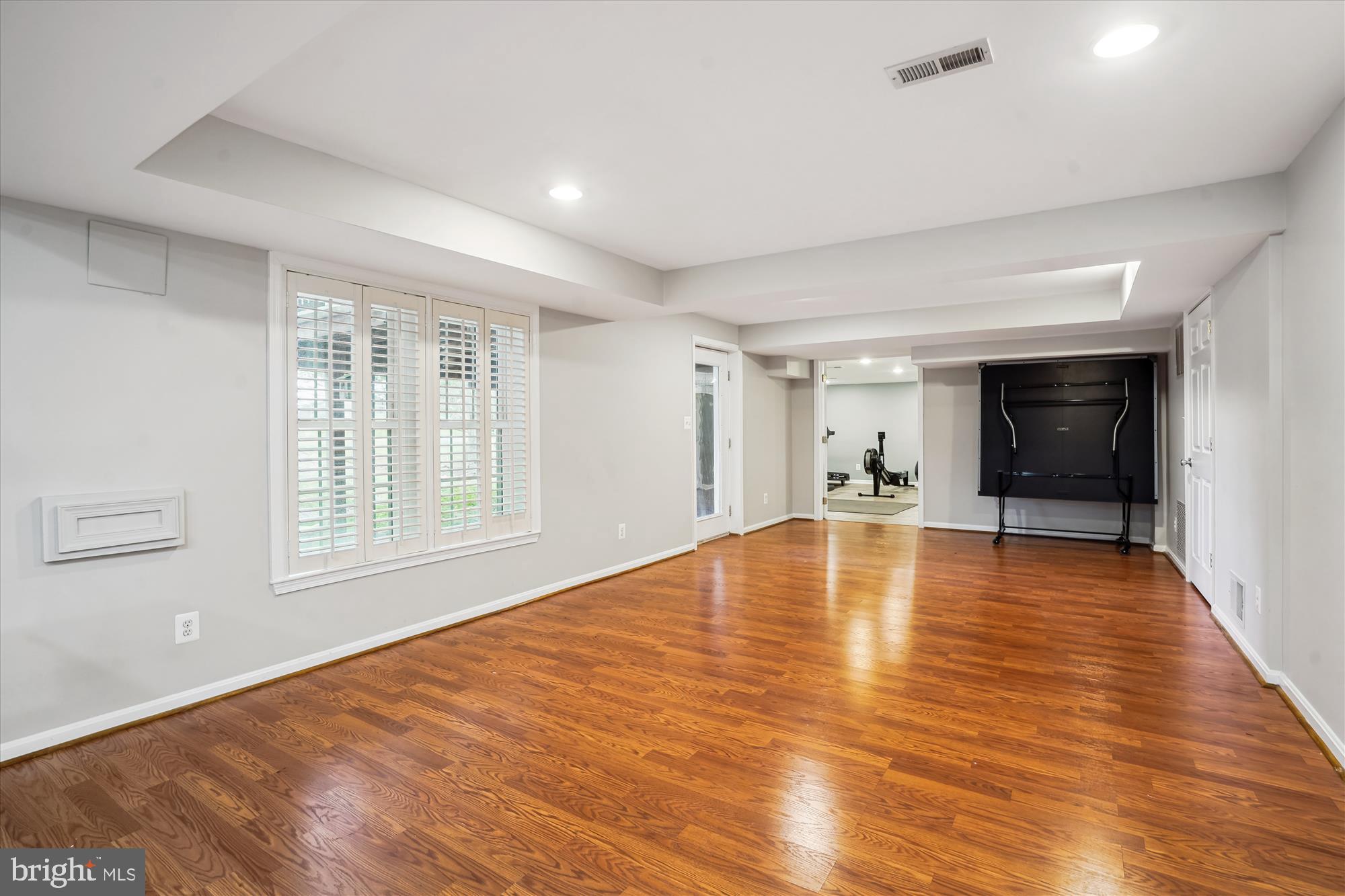 PINEY RUN MEADOW - Residential