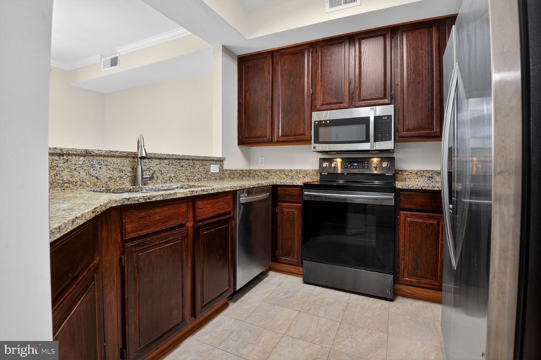 ETON SQUARE - Residential