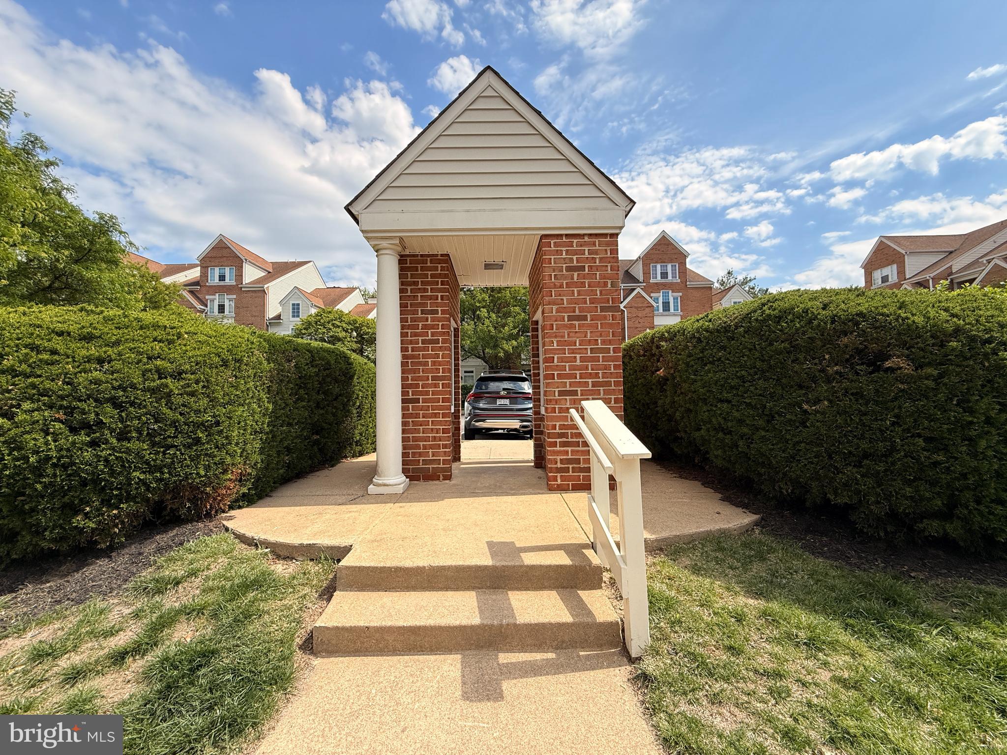 ETON SQUARE - Residential