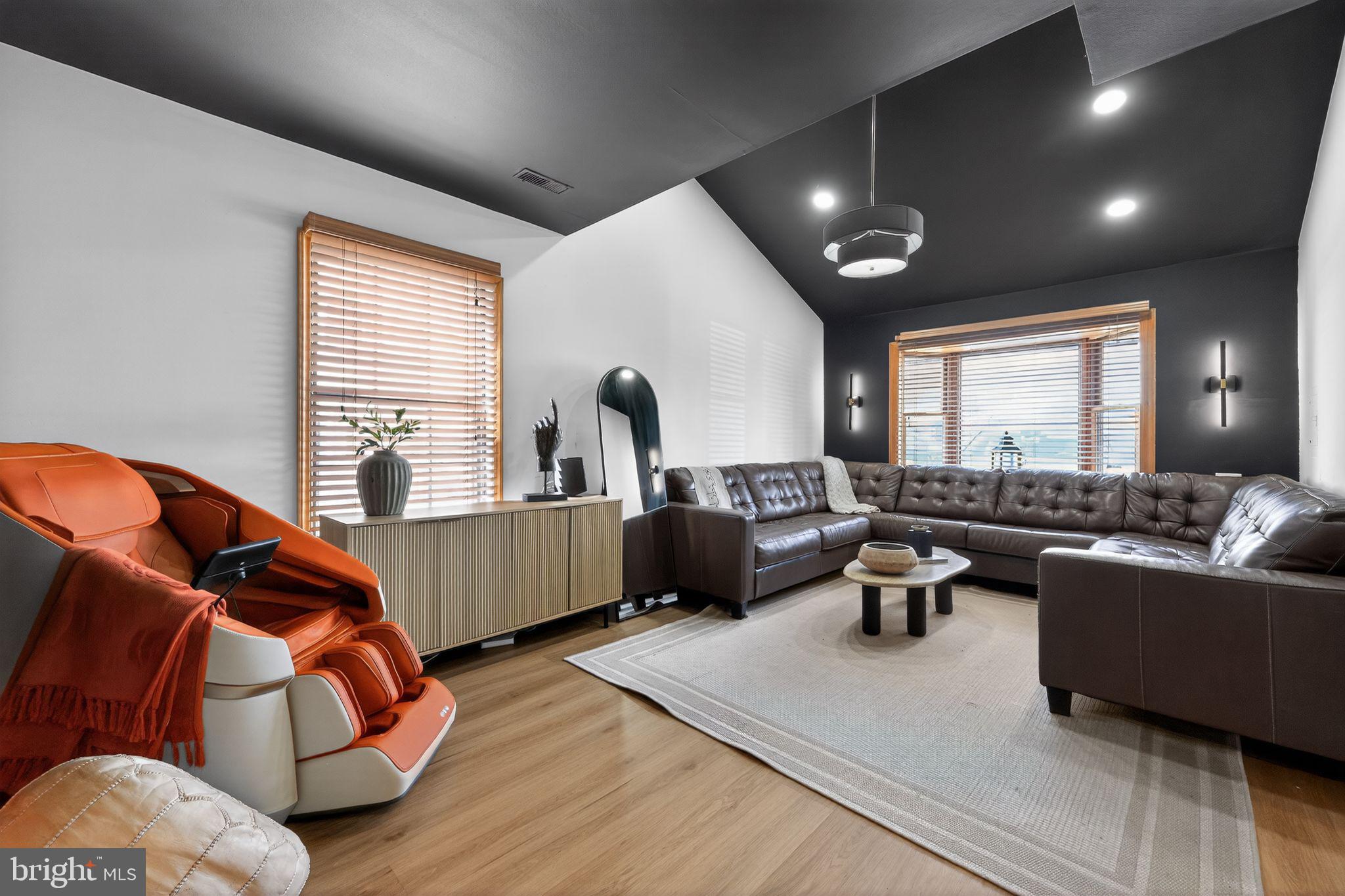 SOMERTON - Residential