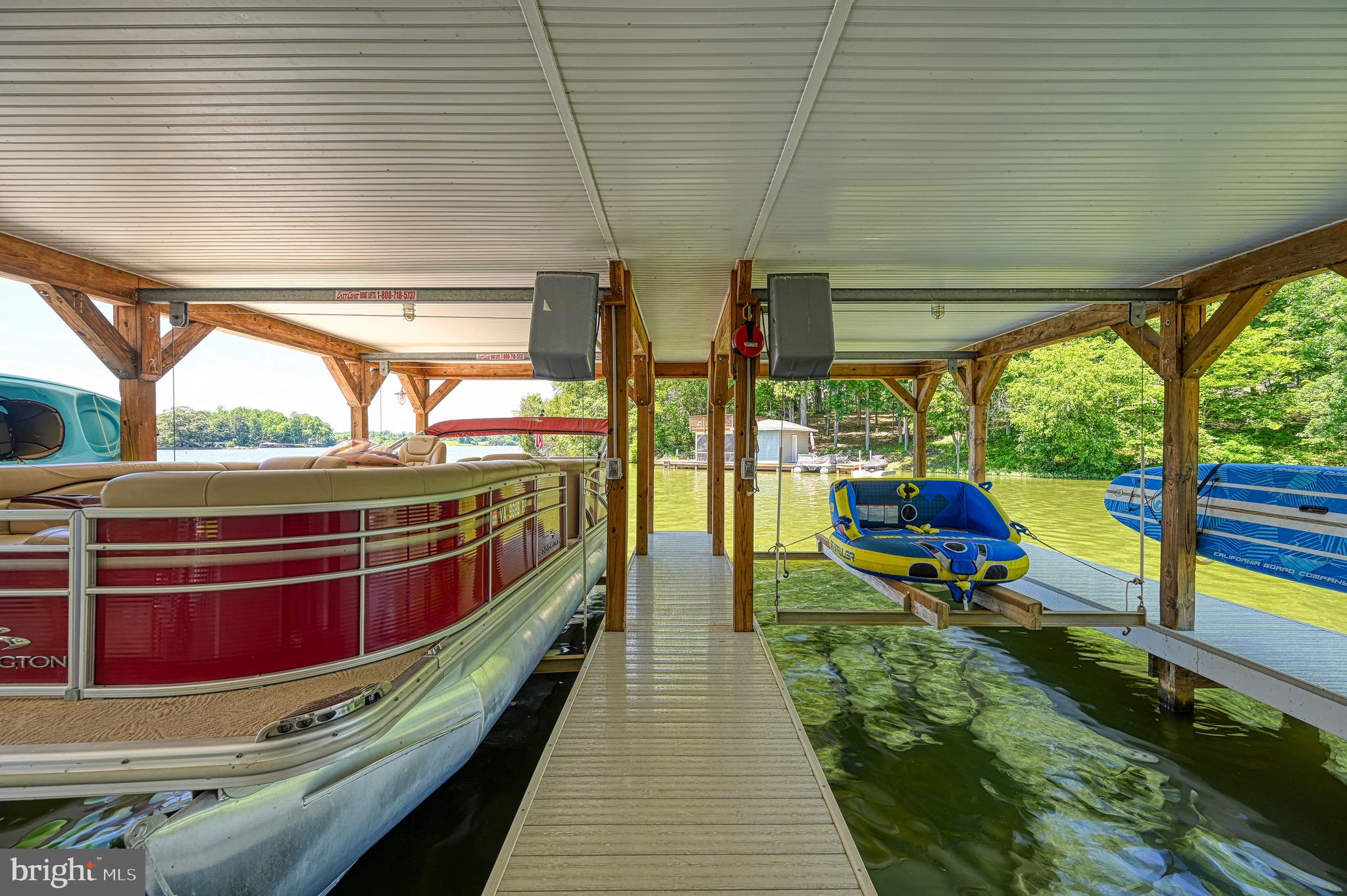 SARA SCOTT ESTATE - Residential