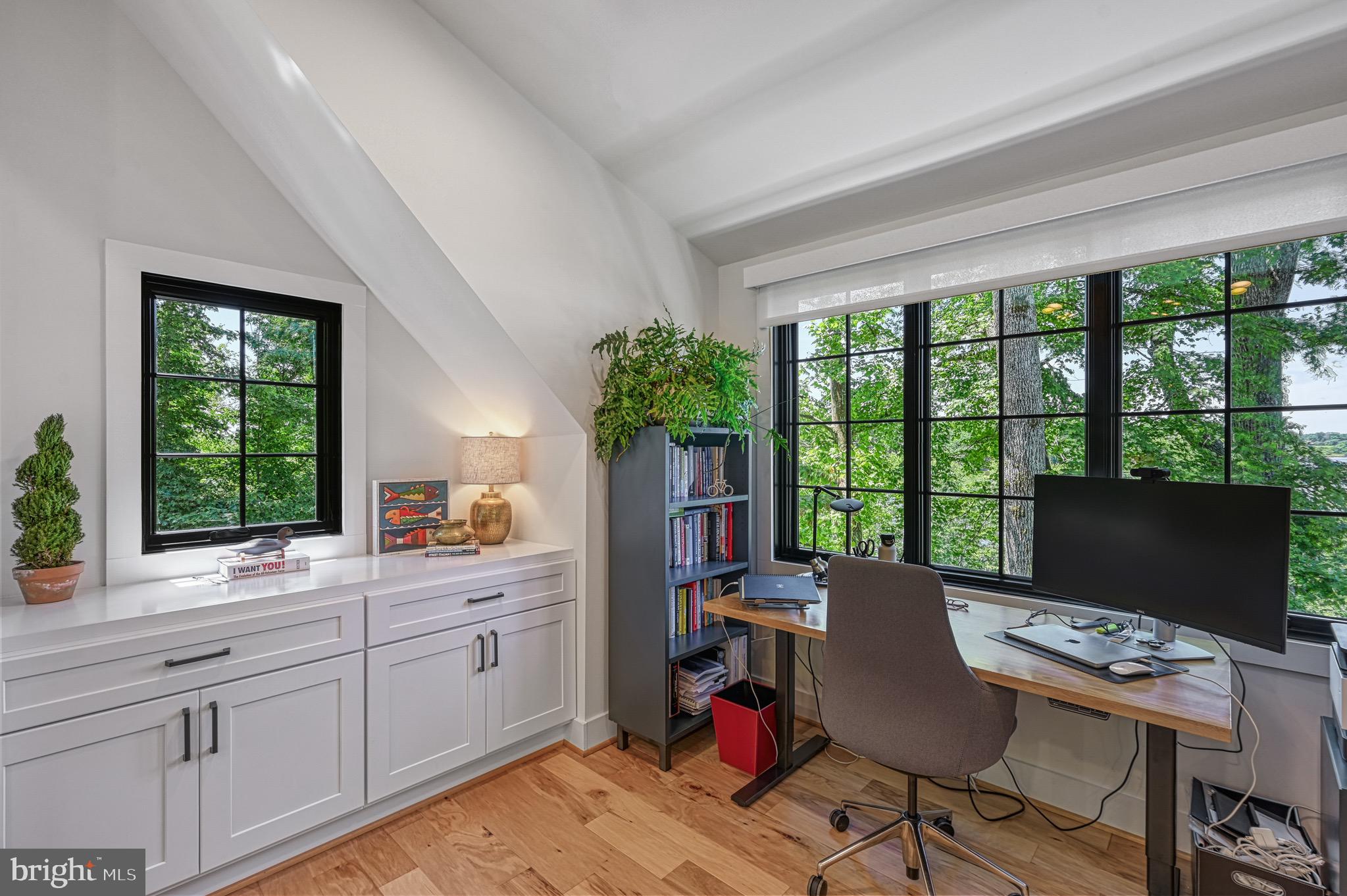 SARA SCOTT ESTATE - Residential