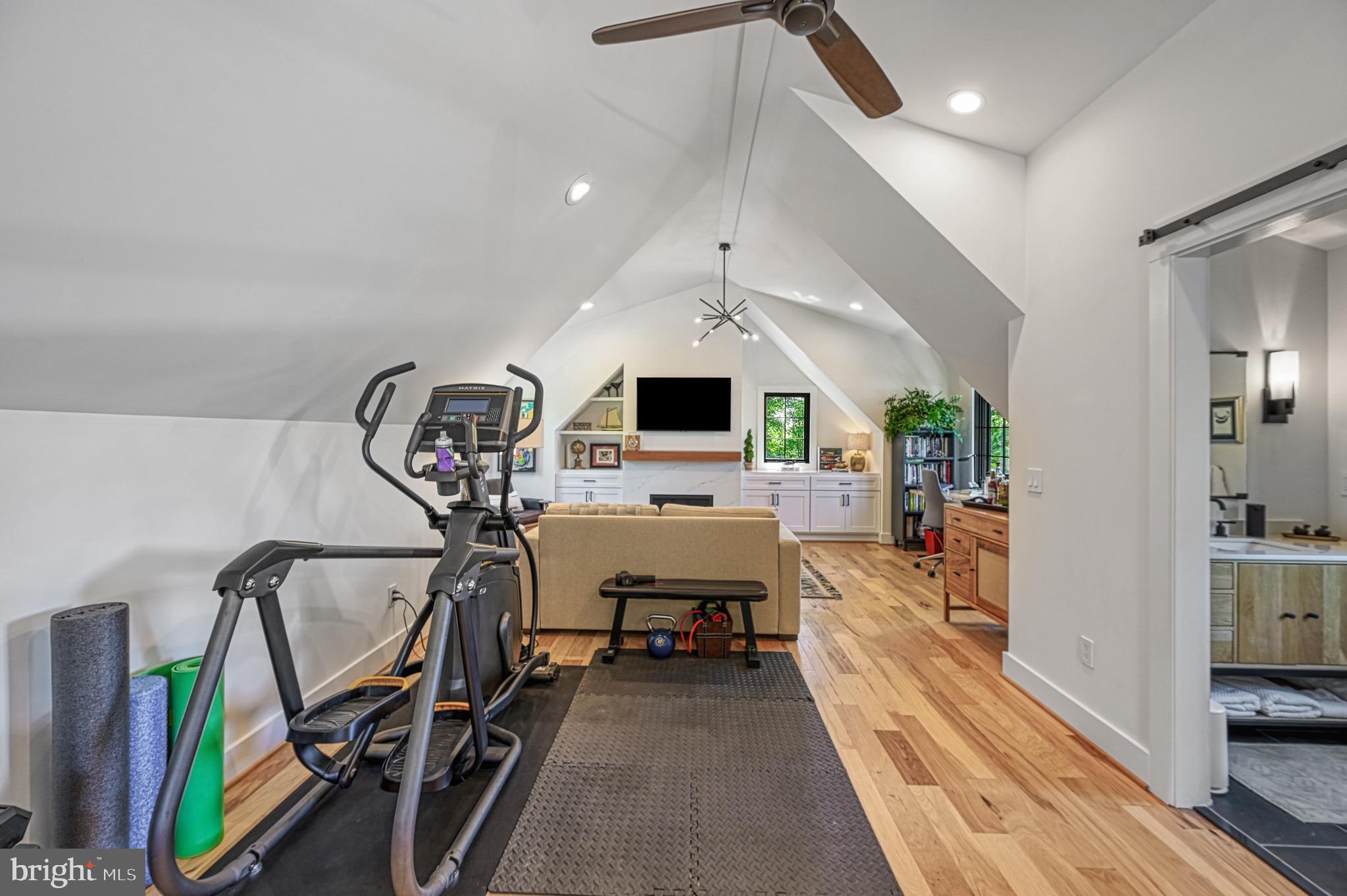 SARA SCOTT ESTATE - Residential