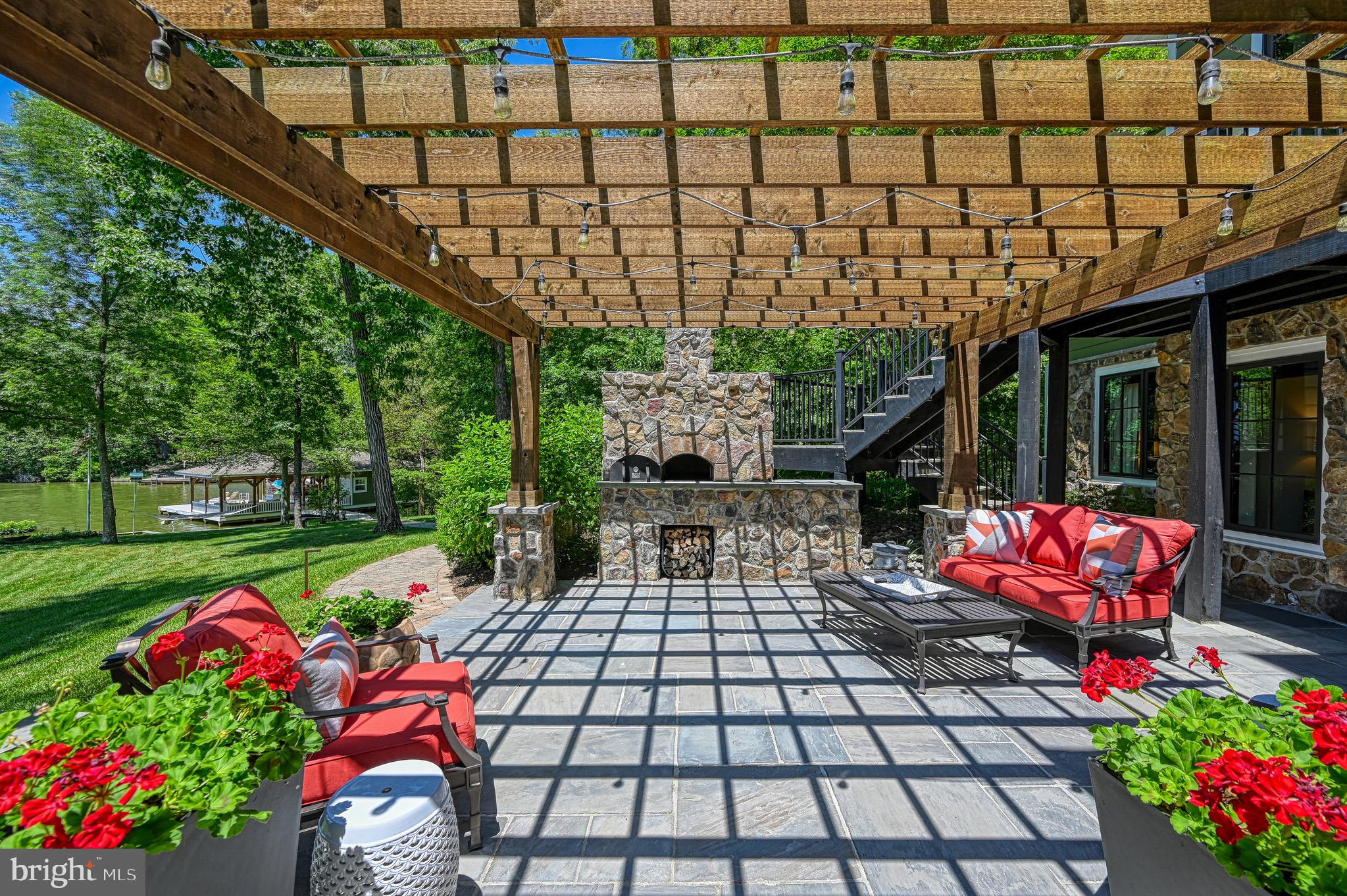 SARA SCOTT ESTATE - Residential