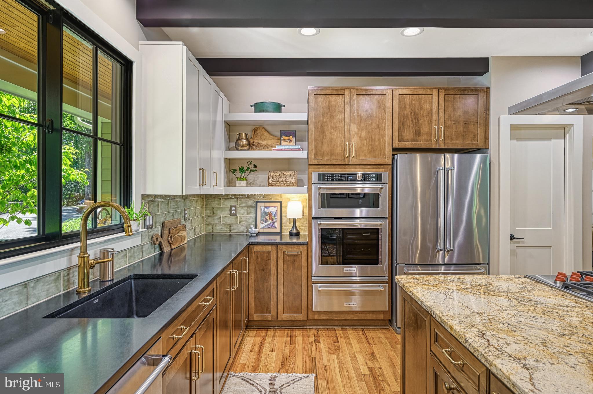 SARA SCOTT ESTATE - Residential