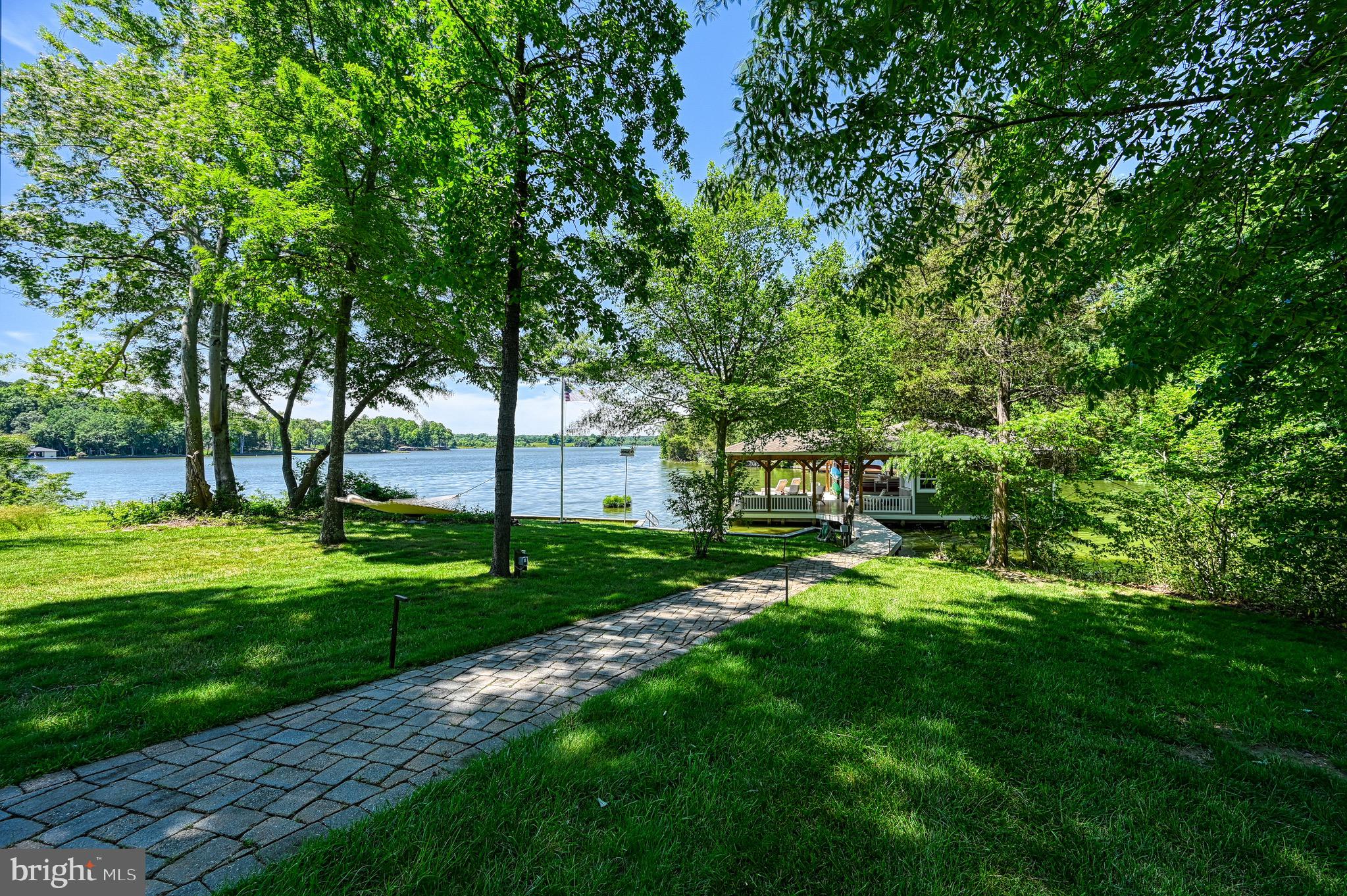 SARA SCOTT ESTATE - Residential