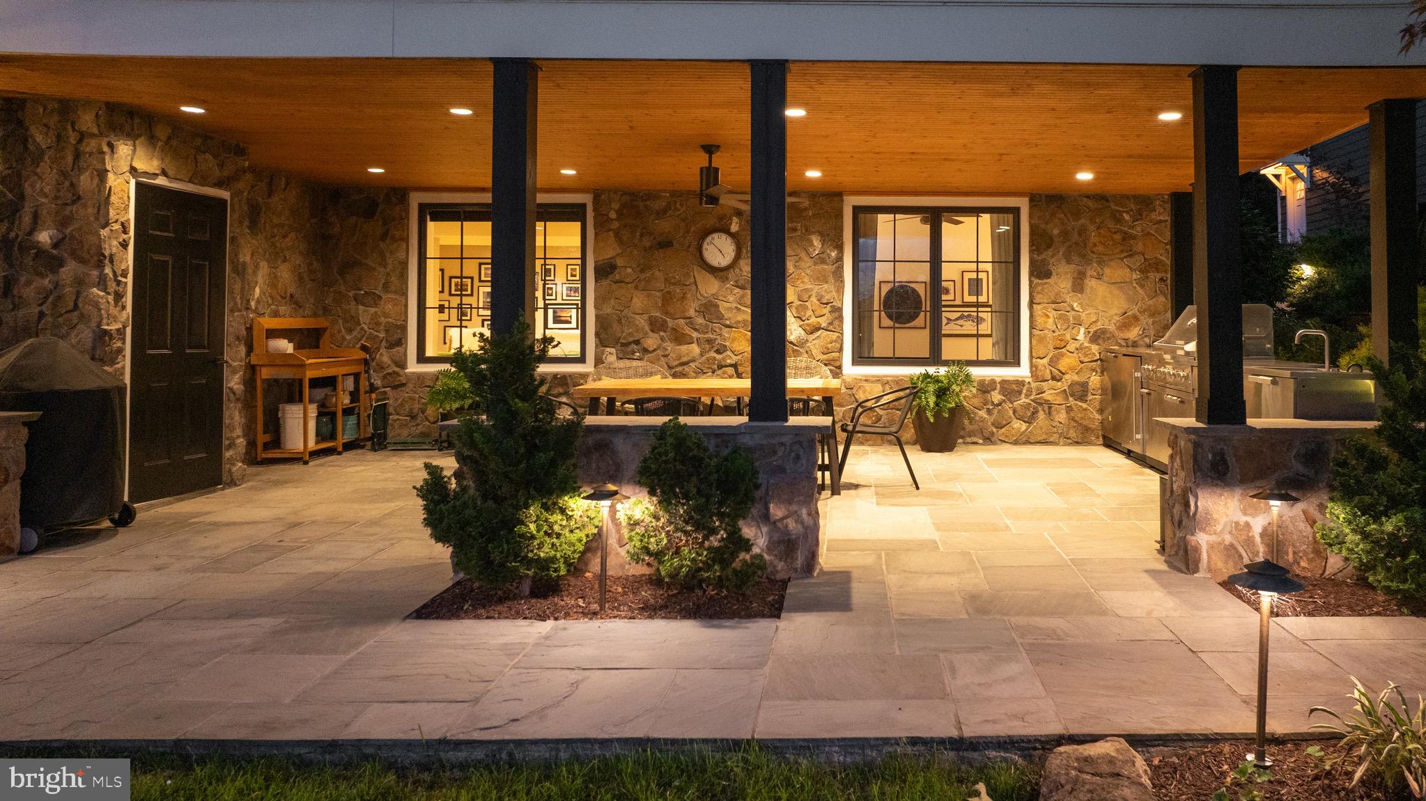 SARA SCOTT ESTATE - Residential