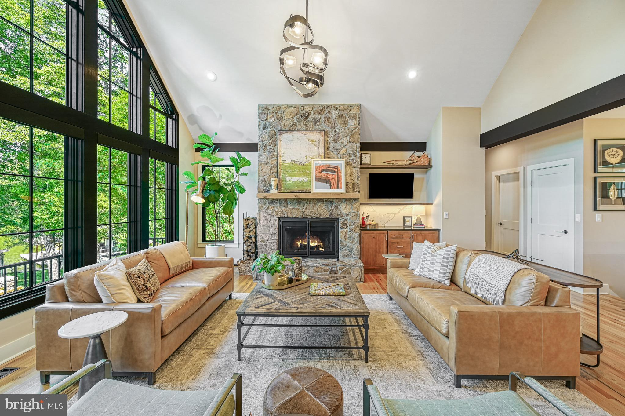 SARA SCOTT ESTATE - Residential