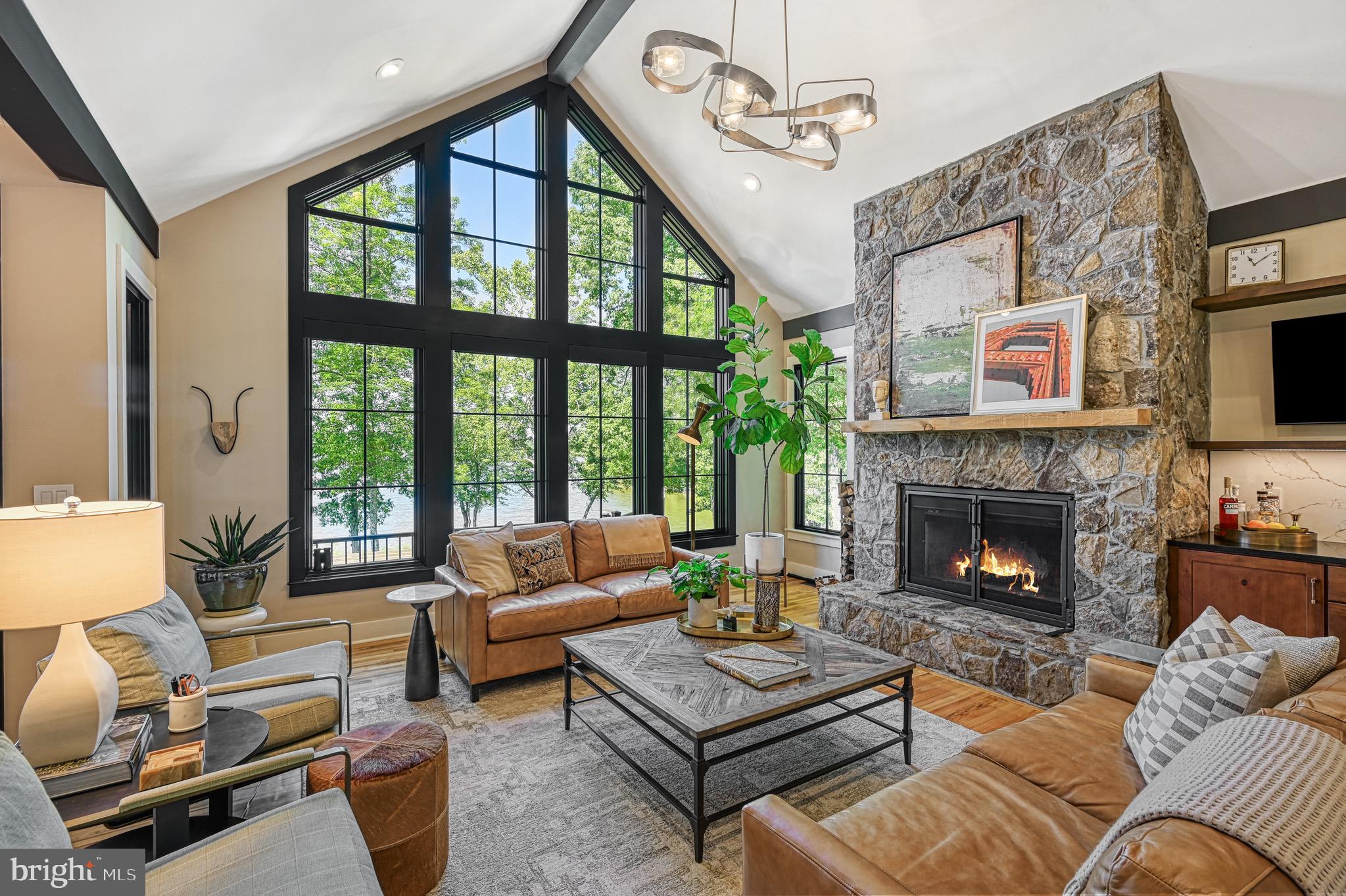 SARA SCOTT ESTATE - Residential