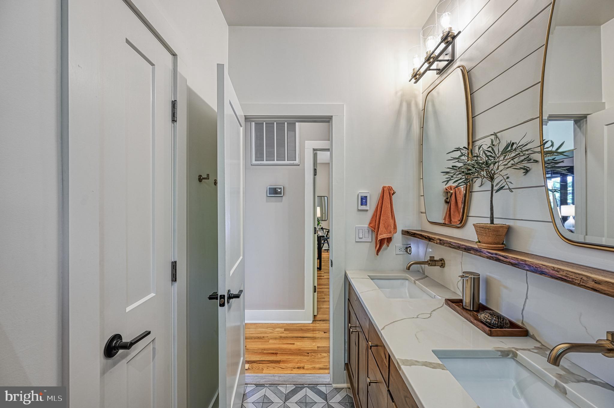 SARA SCOTT ESTATE - Residential