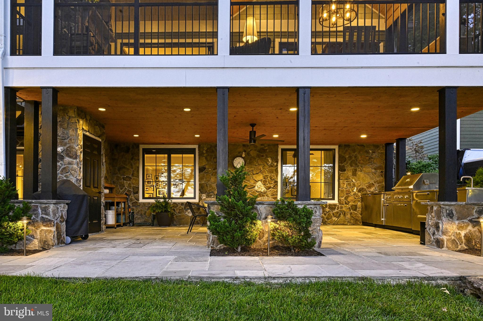 SARA SCOTT ESTATE - Residential