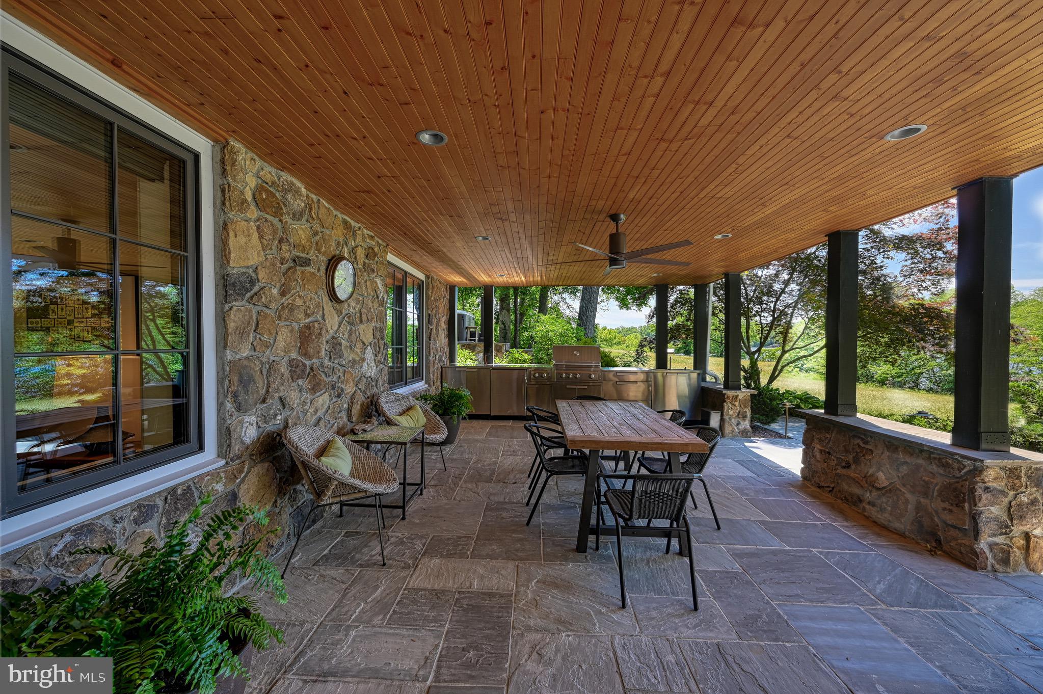 SARA SCOTT ESTATE - Residential