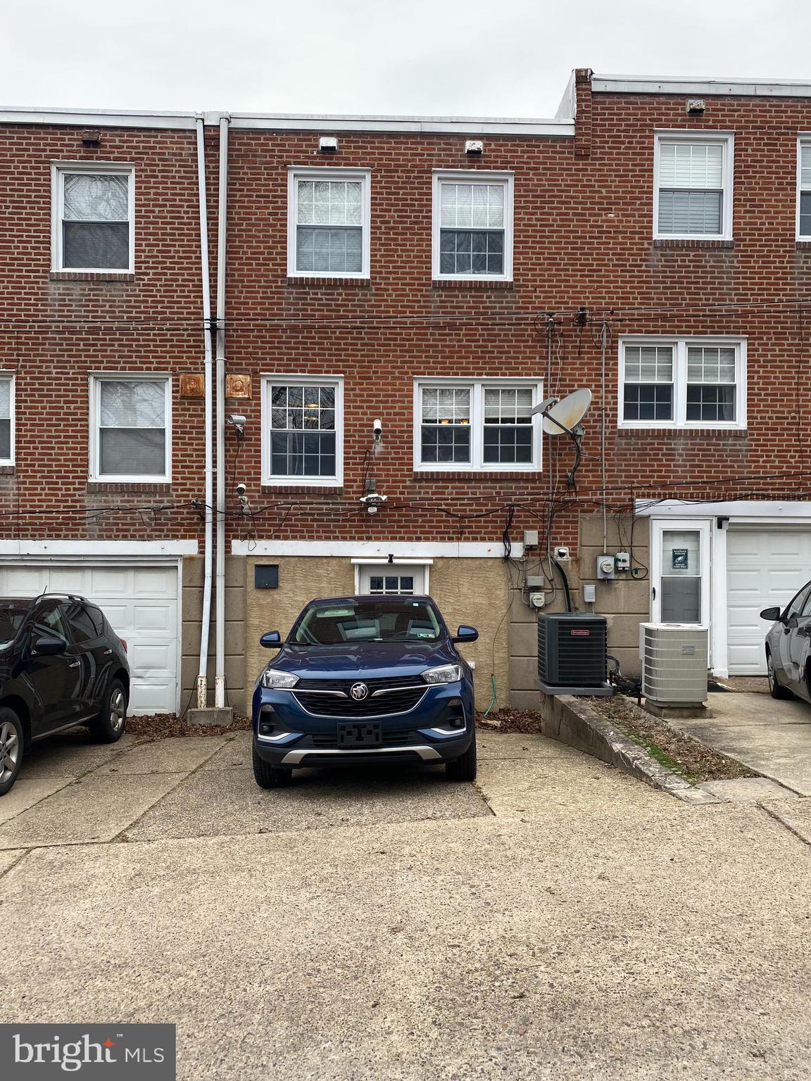 ROXBOROUGH - Residential