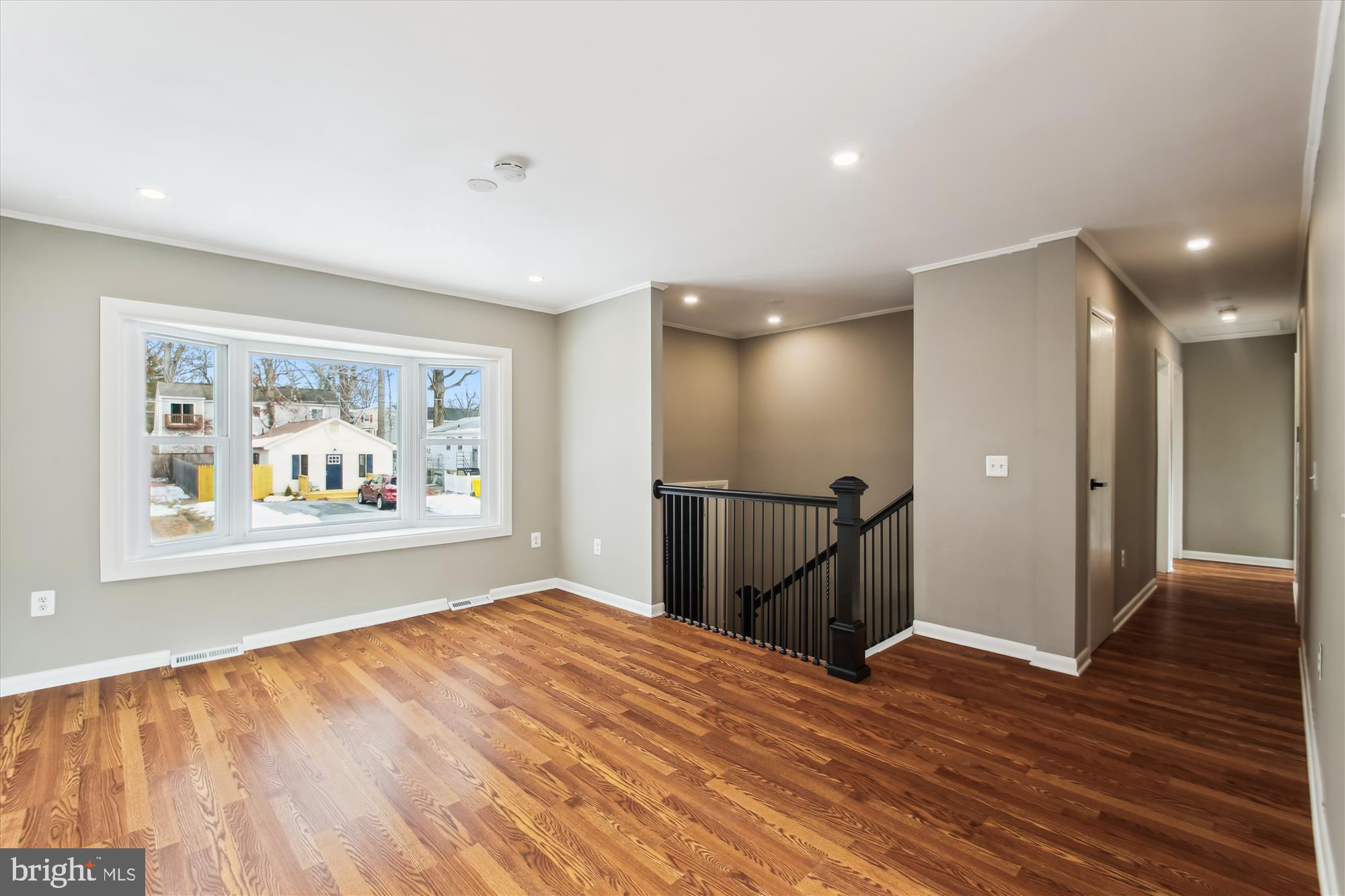 WOODLAND BEACH - Residential Lease