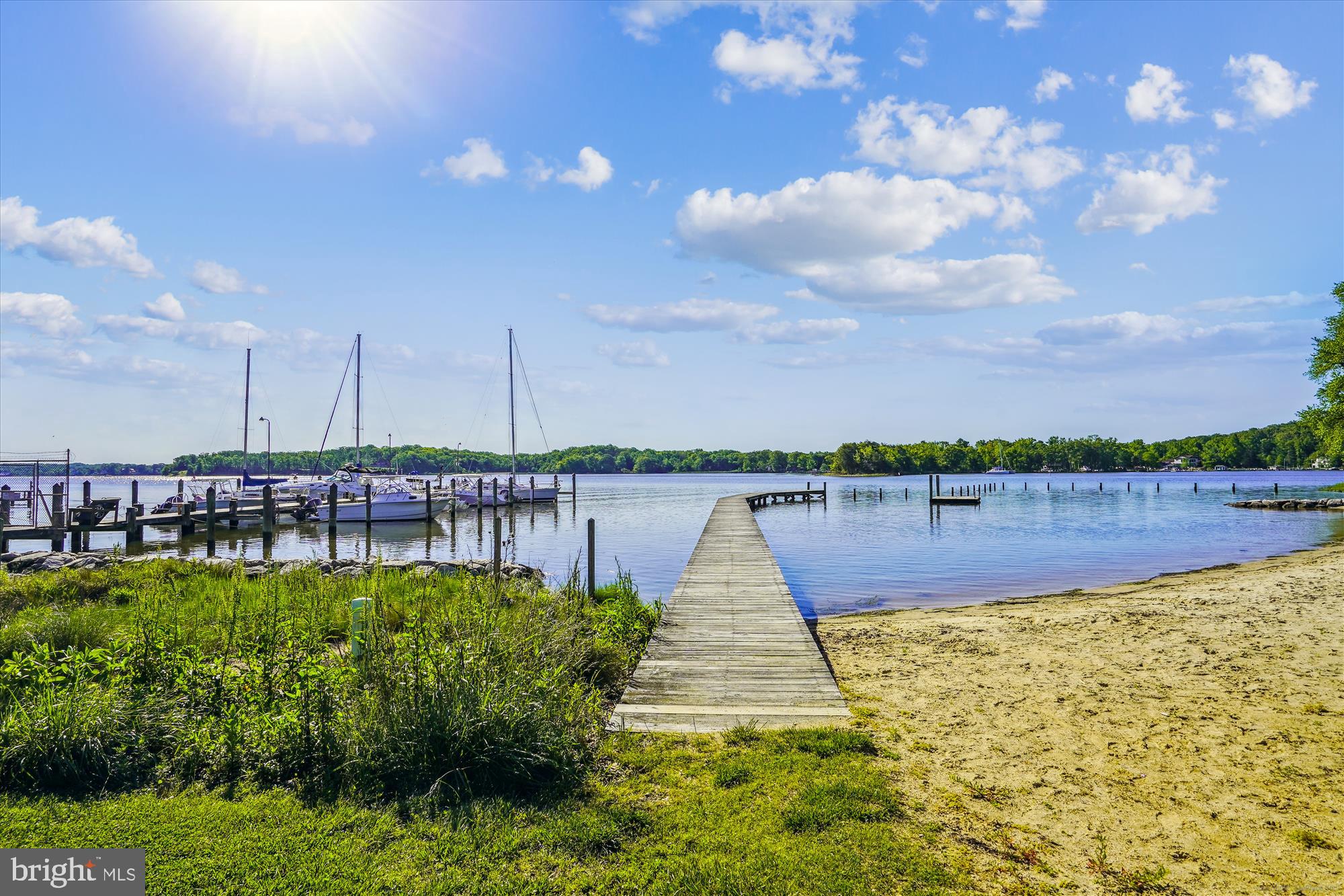 WOODLAND BEACH - Residential Lease