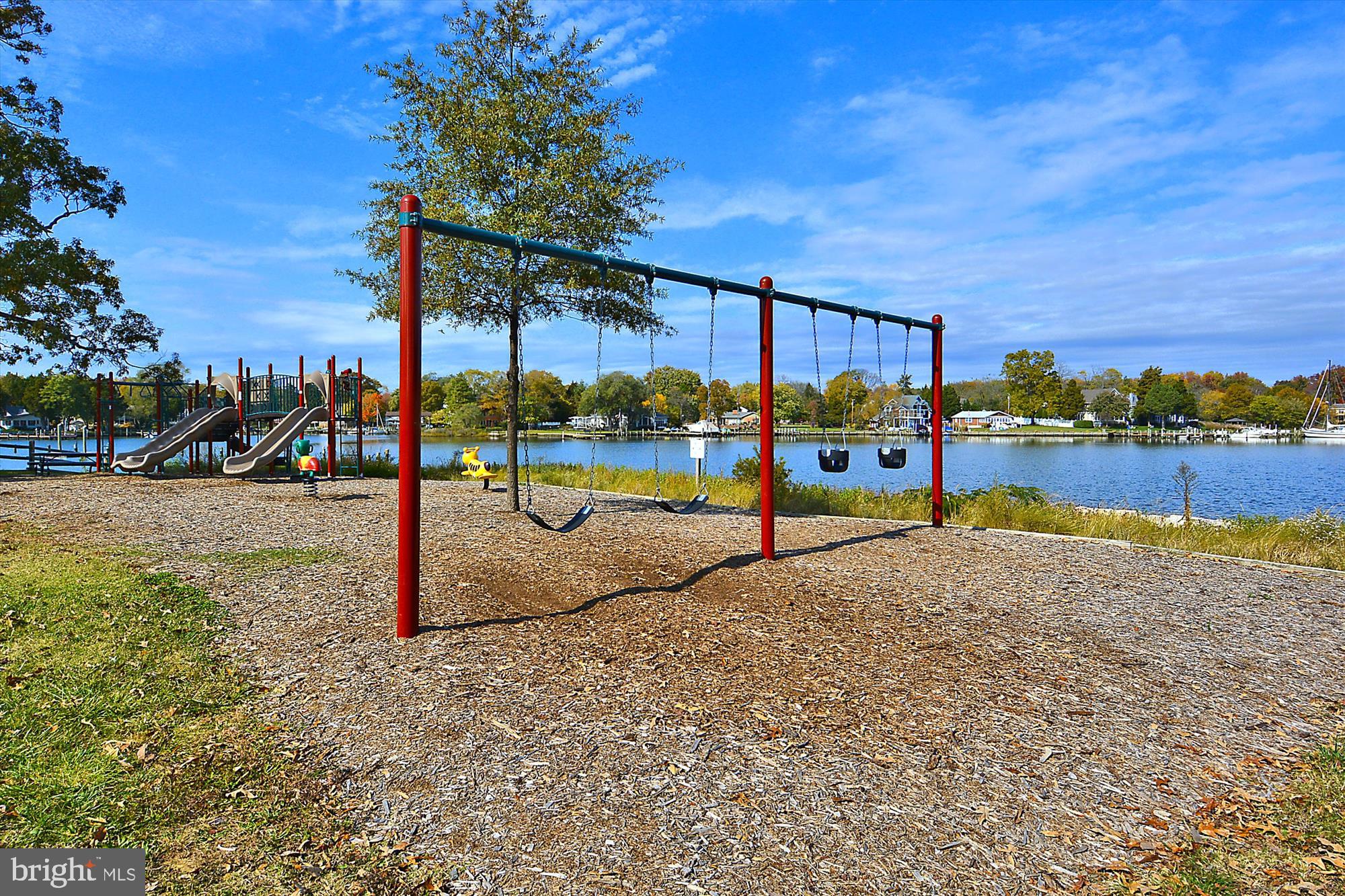 WOODLAND BEACH - Residential Lease