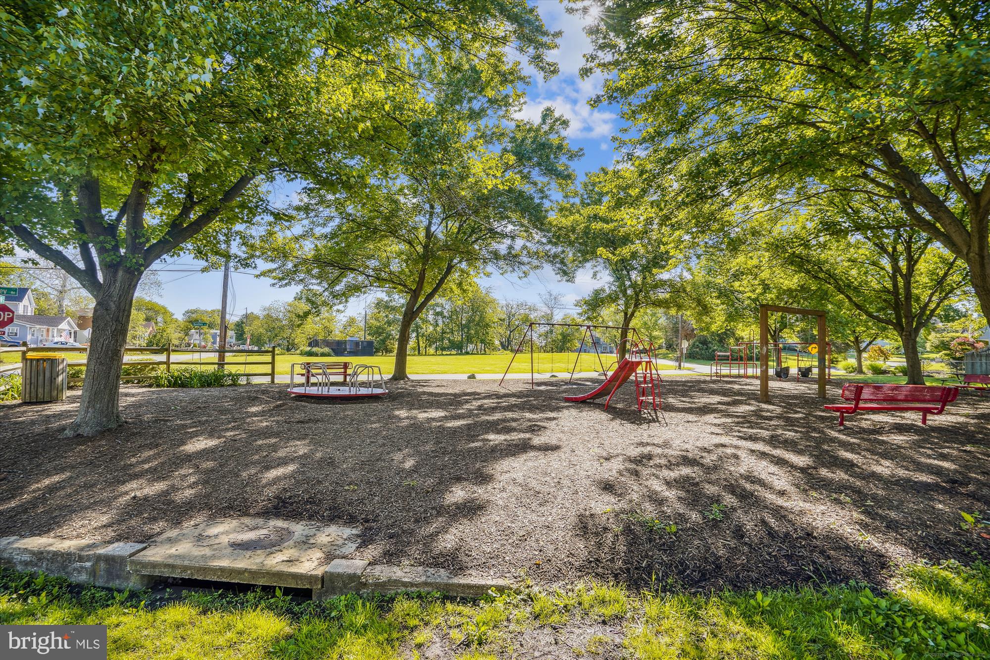 WOODLAND BEACH - Residential Lease