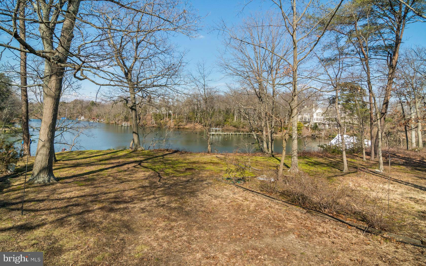 ARBUTUS BANKS - Land