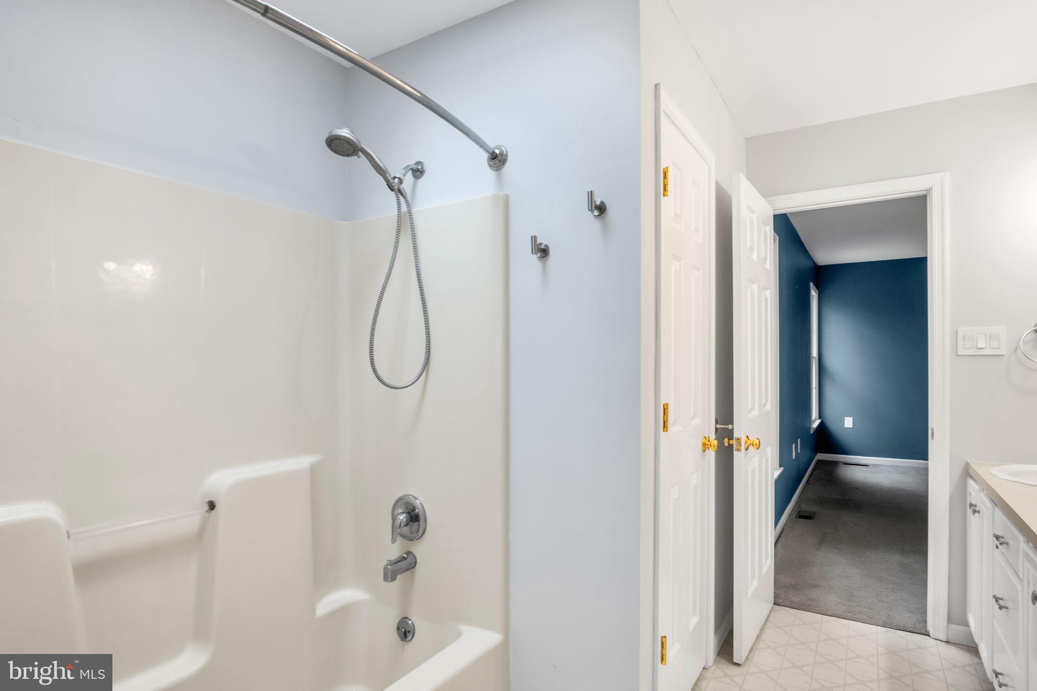 BOWMANS HILL - Residential