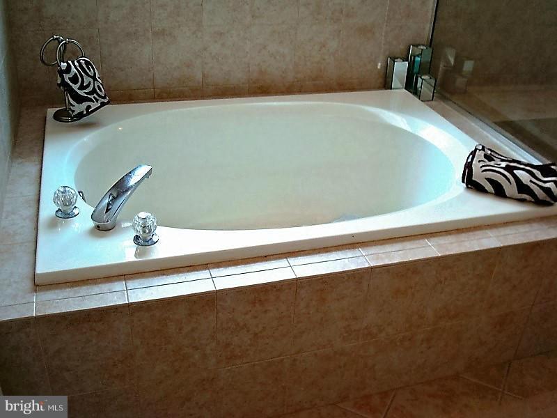 SYCAMORE HOLLOW OF WLDWD - Residential