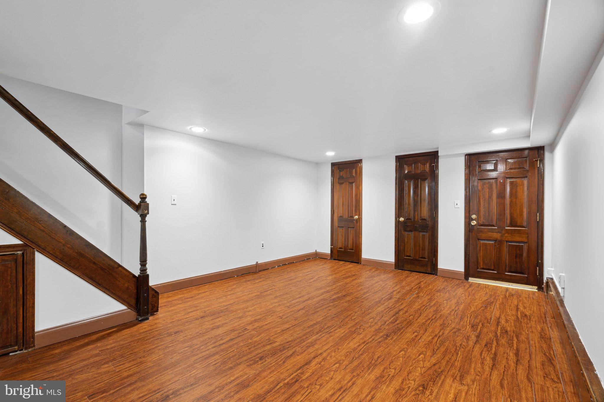 GIRARD ESTATES - Residential