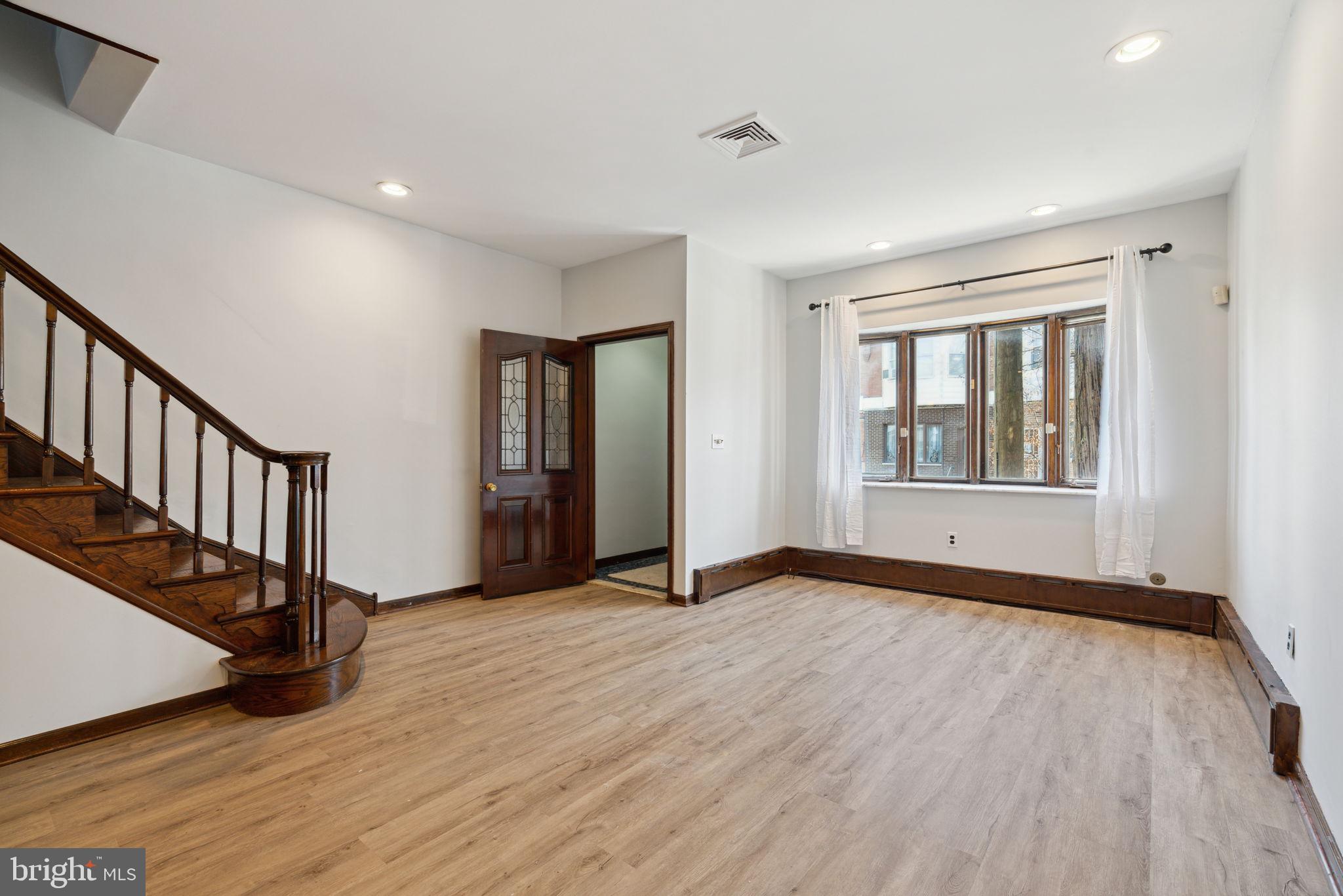 GIRARD ESTATES - Residential