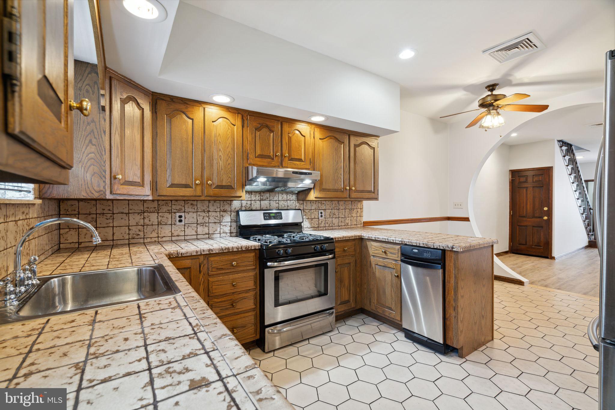 GIRARD ESTATES - Residential