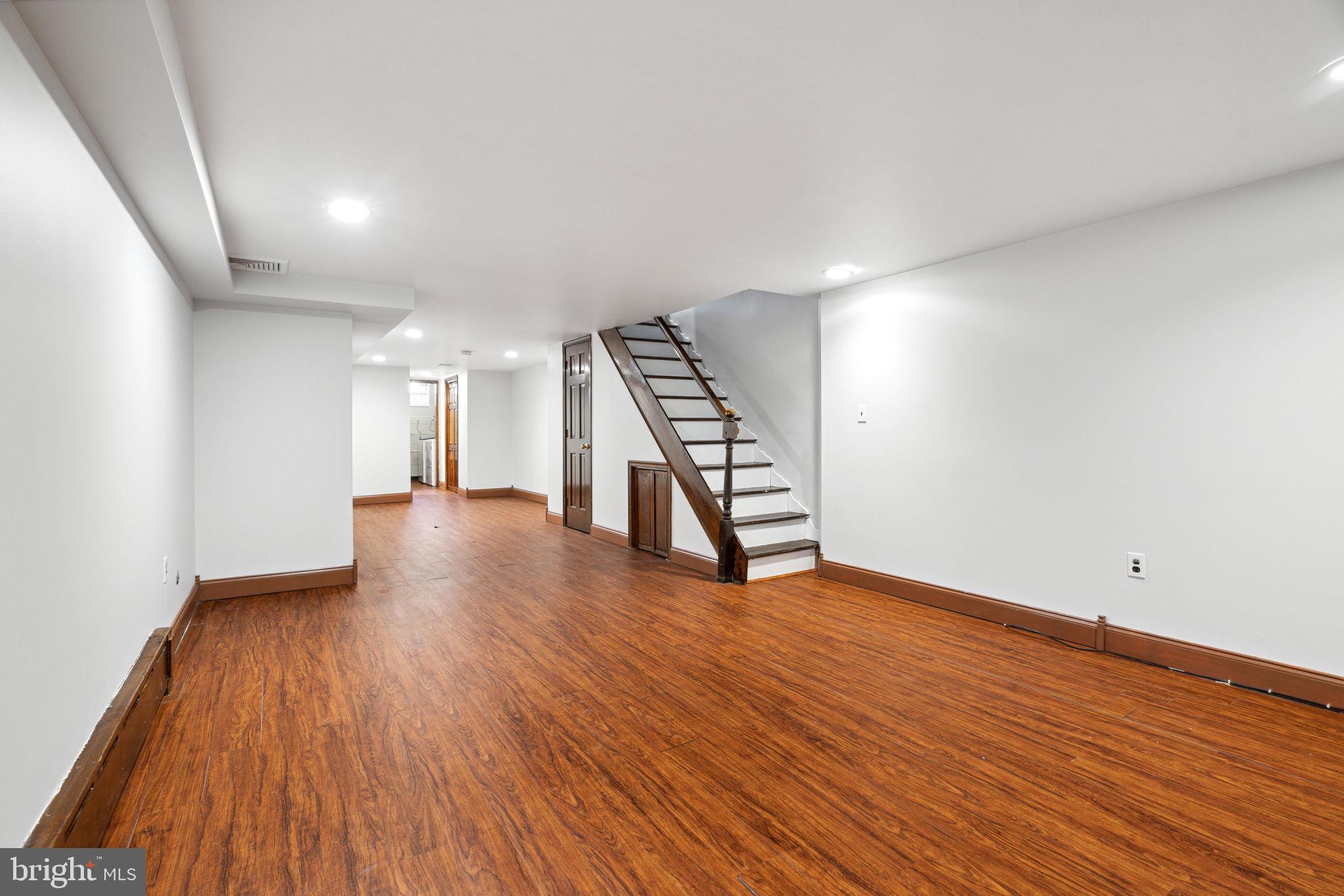 GIRARD ESTATES - Residential