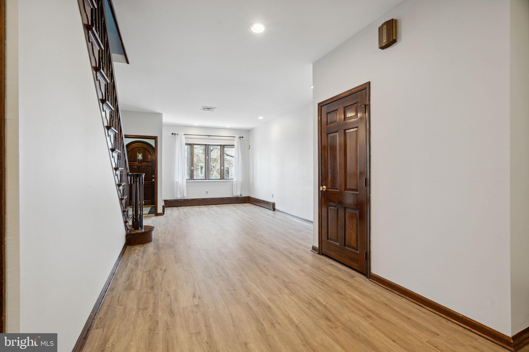 GIRARD ESTATES - Residential