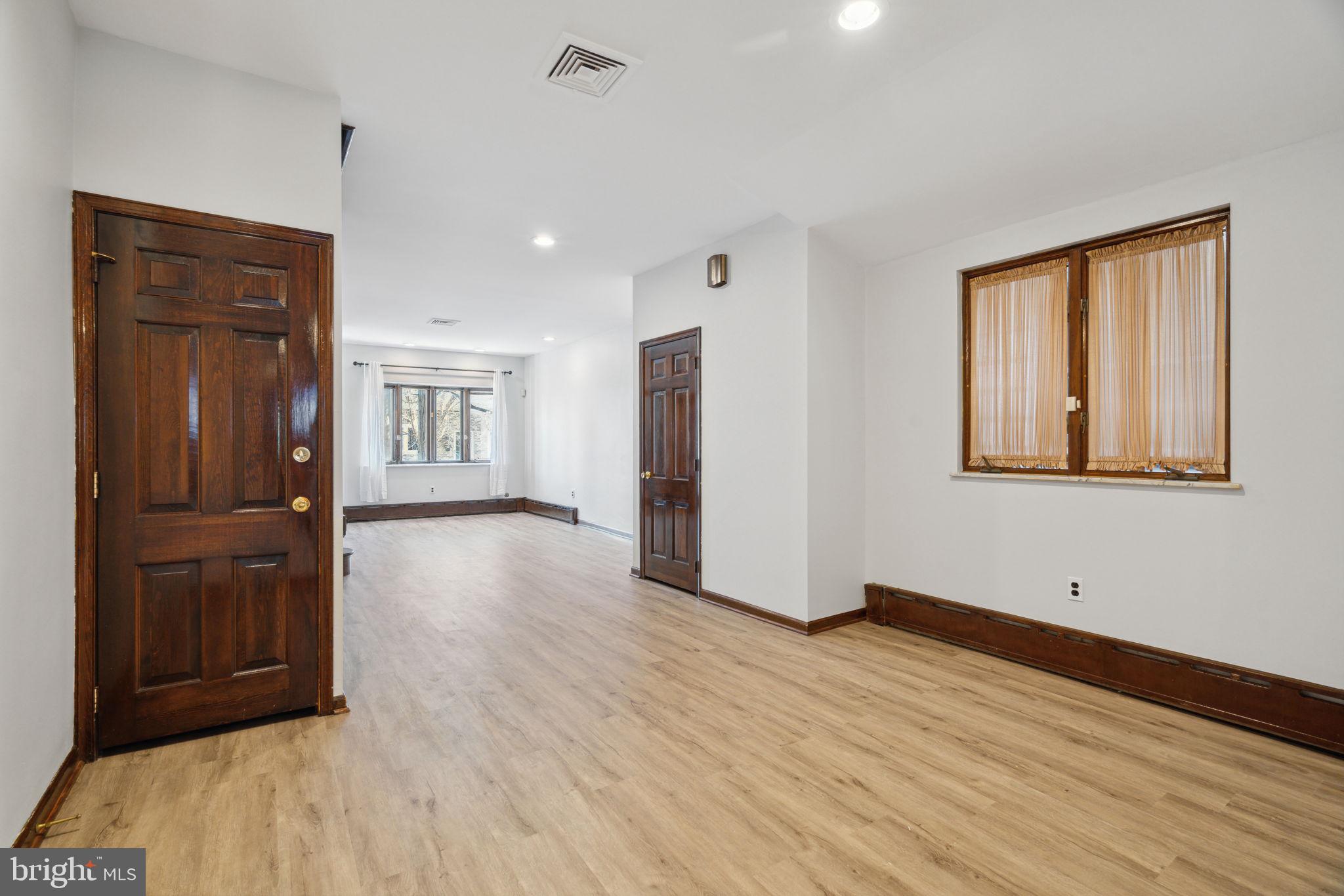 GIRARD ESTATES - Residential