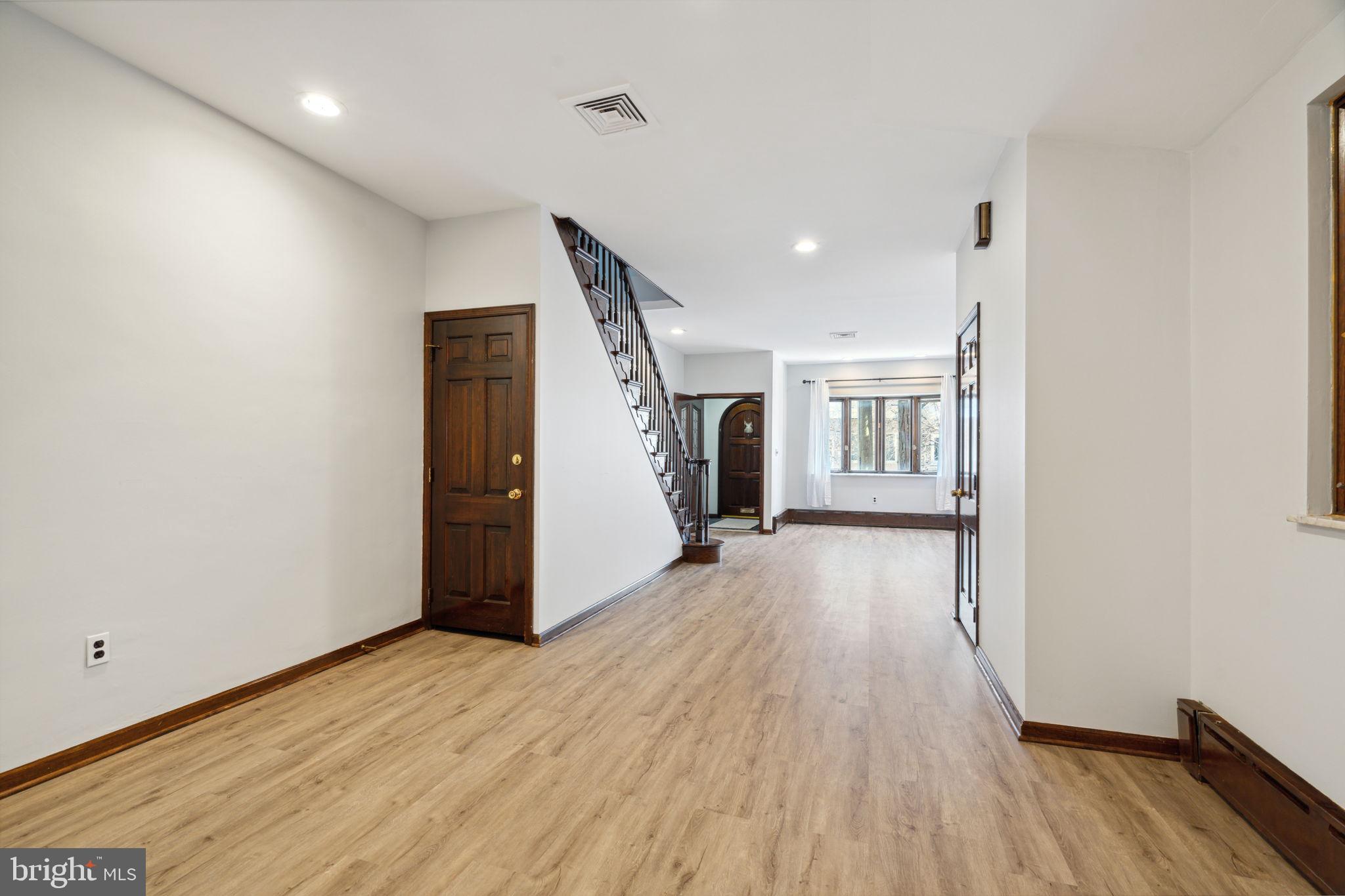 GIRARD ESTATES - Residential