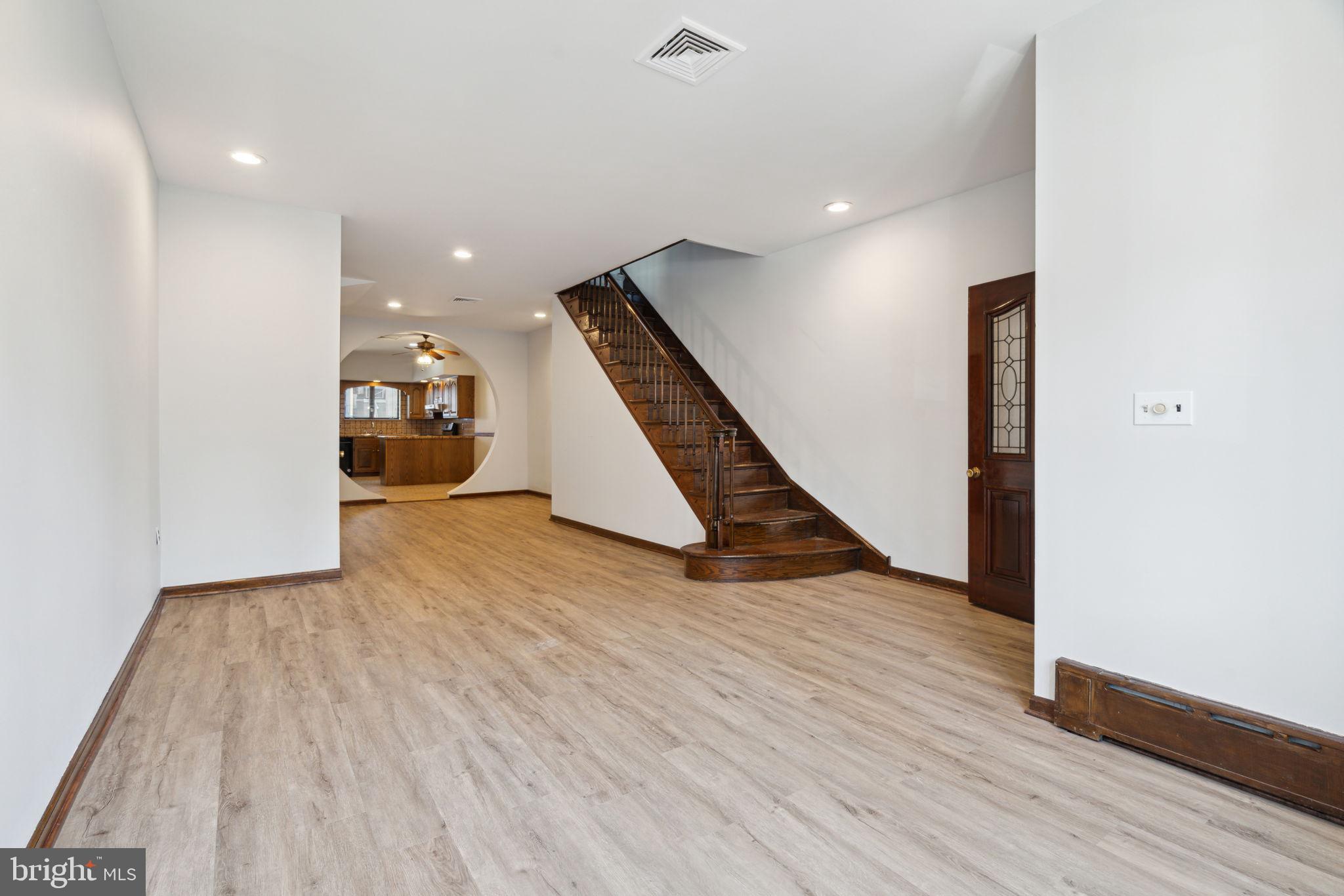 GIRARD ESTATES - Residential