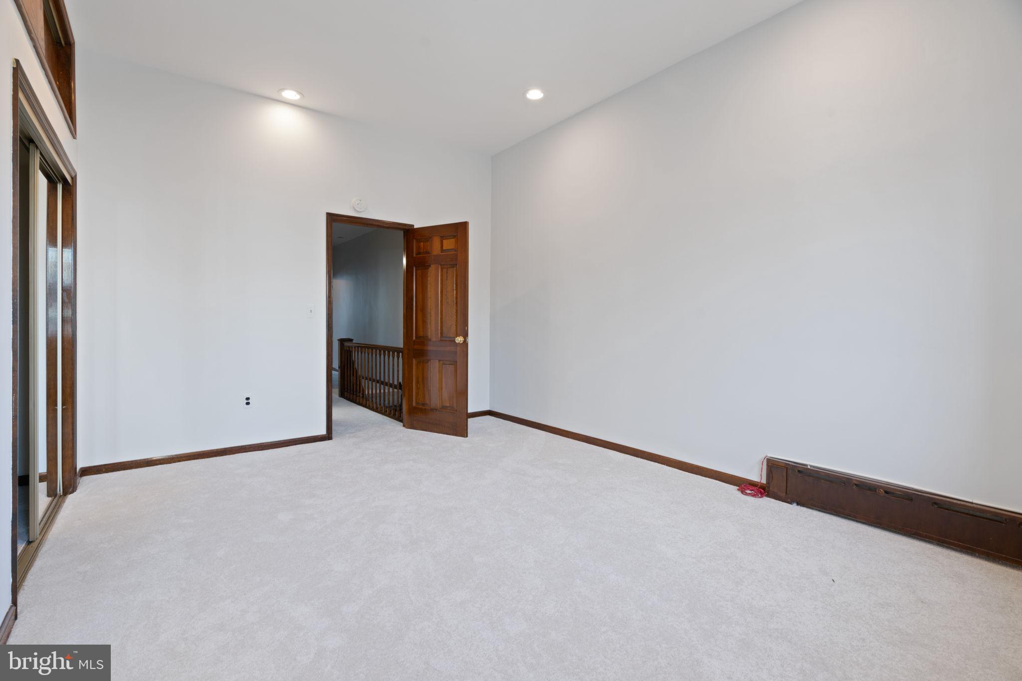 GIRARD ESTATES - Residential