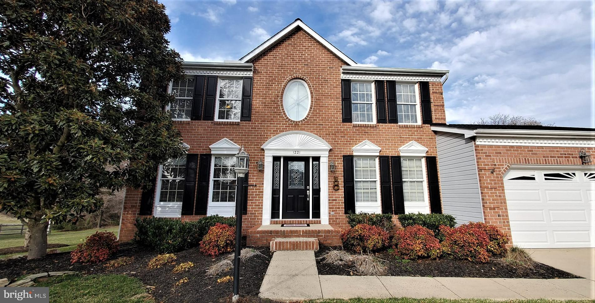 HAMPTON RIDGE - Residential