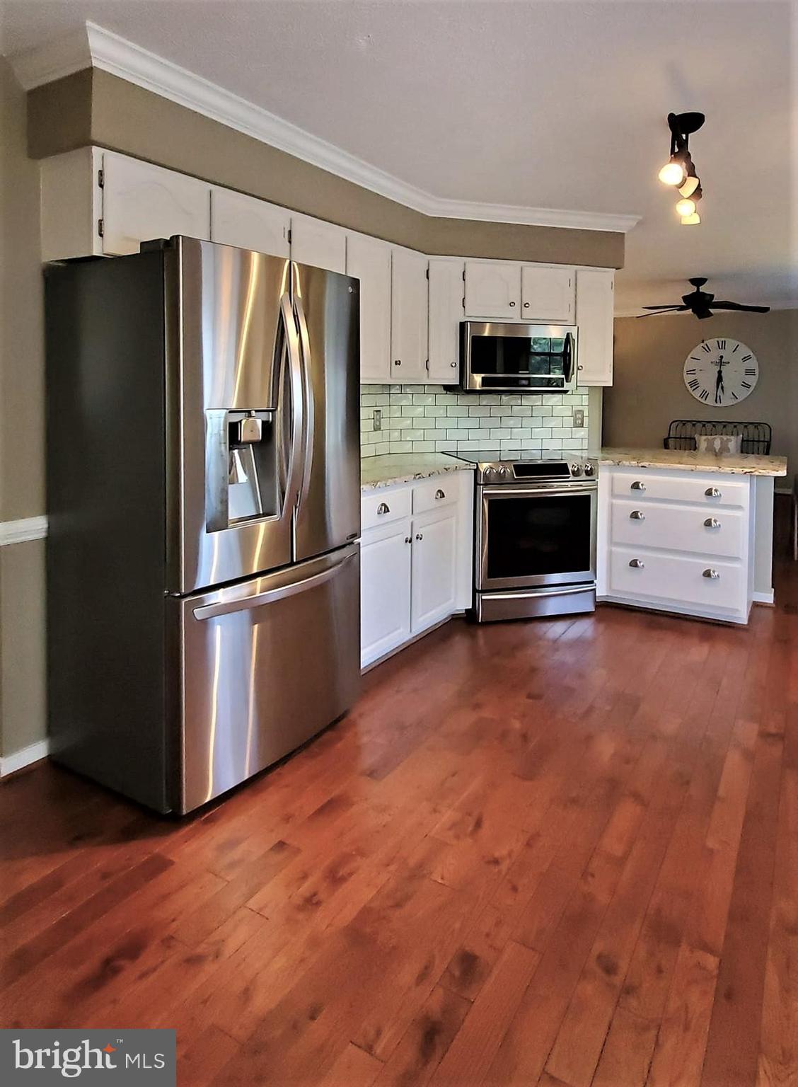 HAMPTON RIDGE - Residential