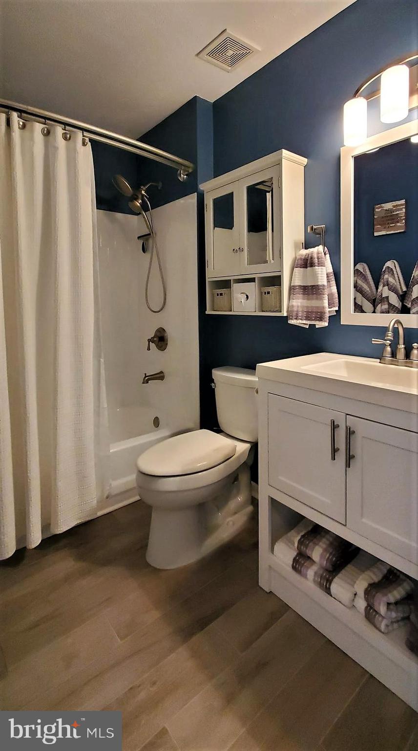 HAMPTON RIDGE - Residential