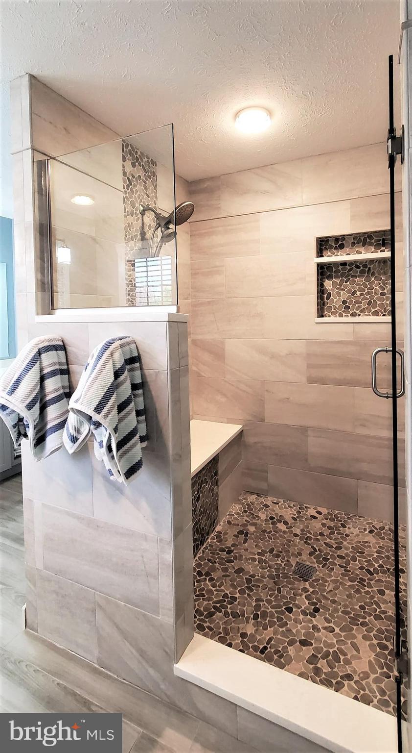 HAMPTON RIDGE - Residential