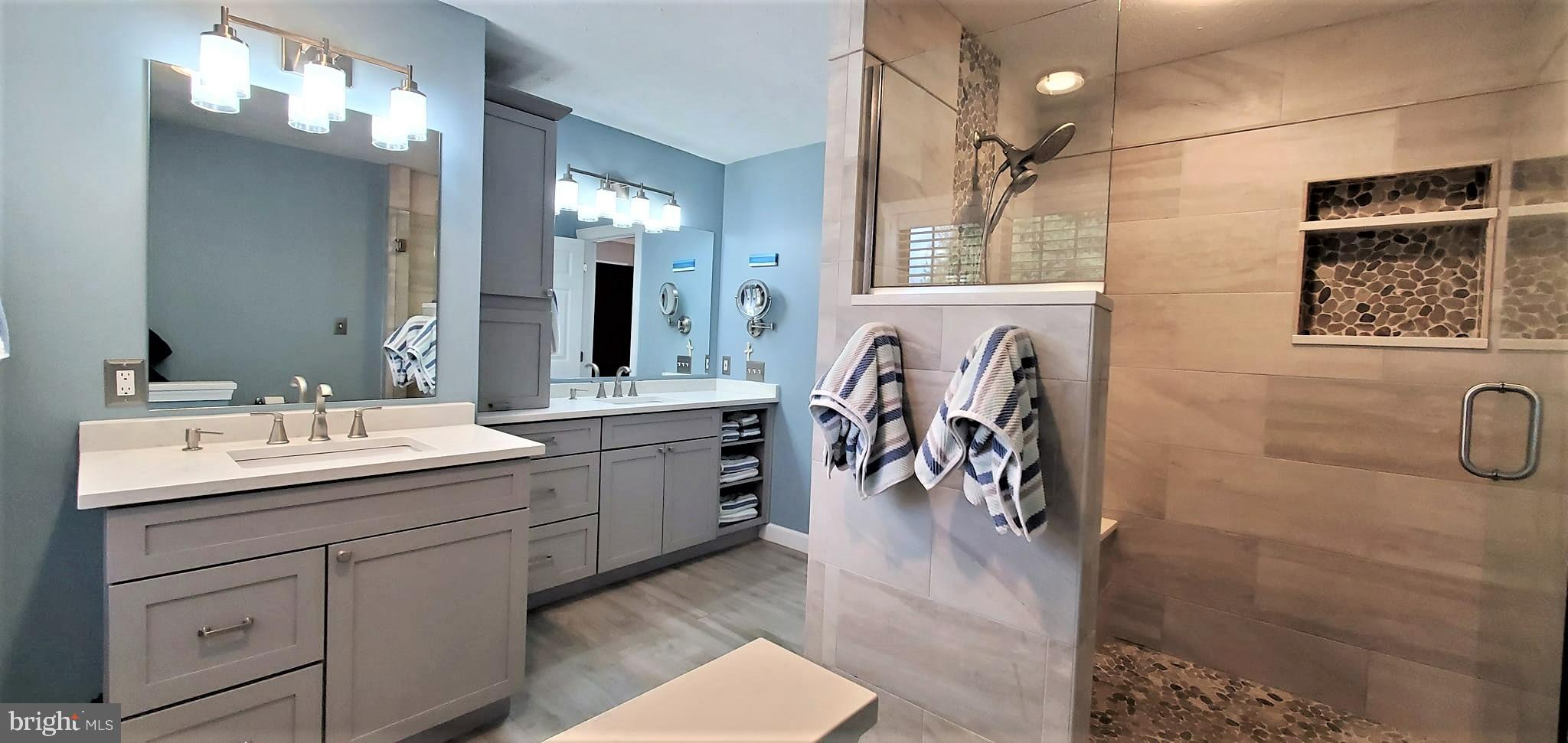 HAMPTON RIDGE - Residential