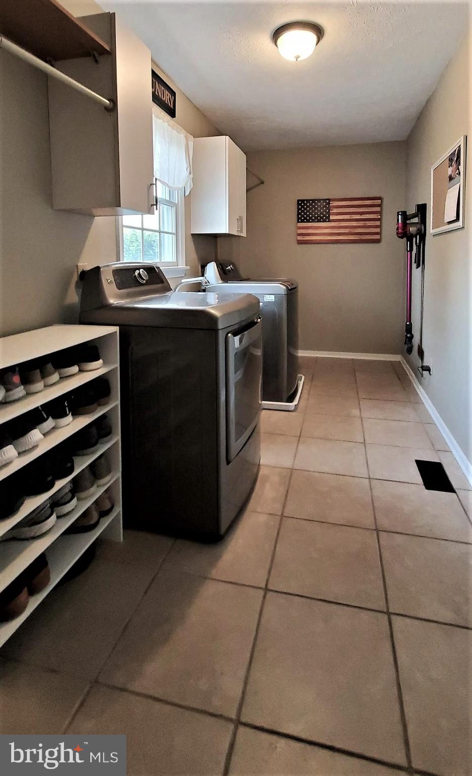 HAMPTON RIDGE - Residential