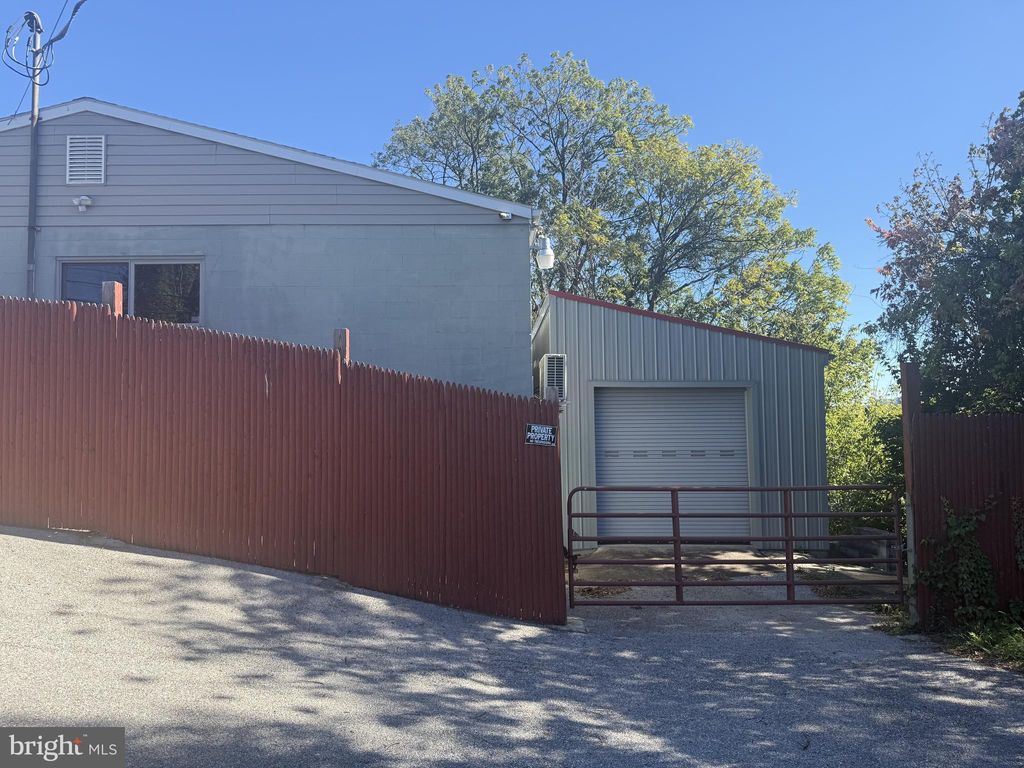 Photo of 321 Dewey Street, YORK, PA 17404 (MLS # PAYK2091926)